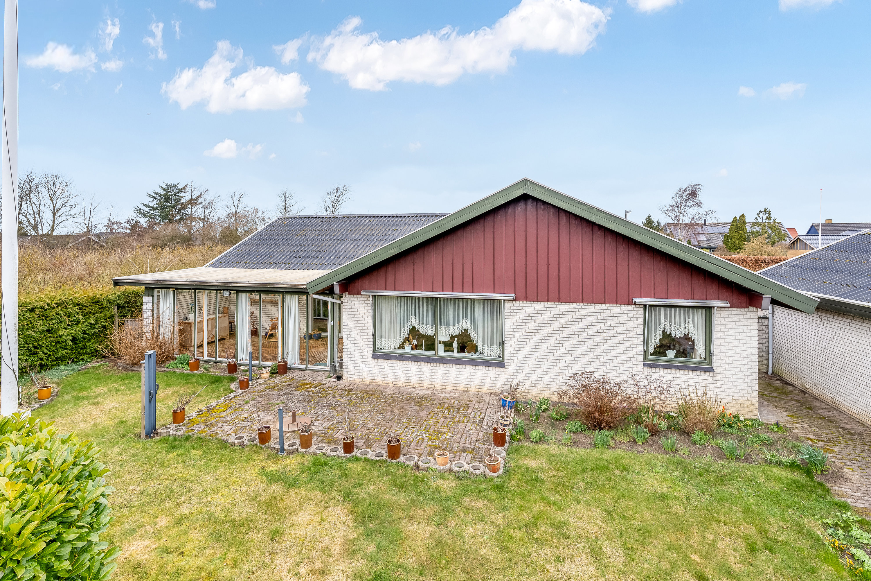 Fremhævet mastefoto billede i fuldskærmstilstand. Billede af Amalievænget 20, 4900 Nakskov