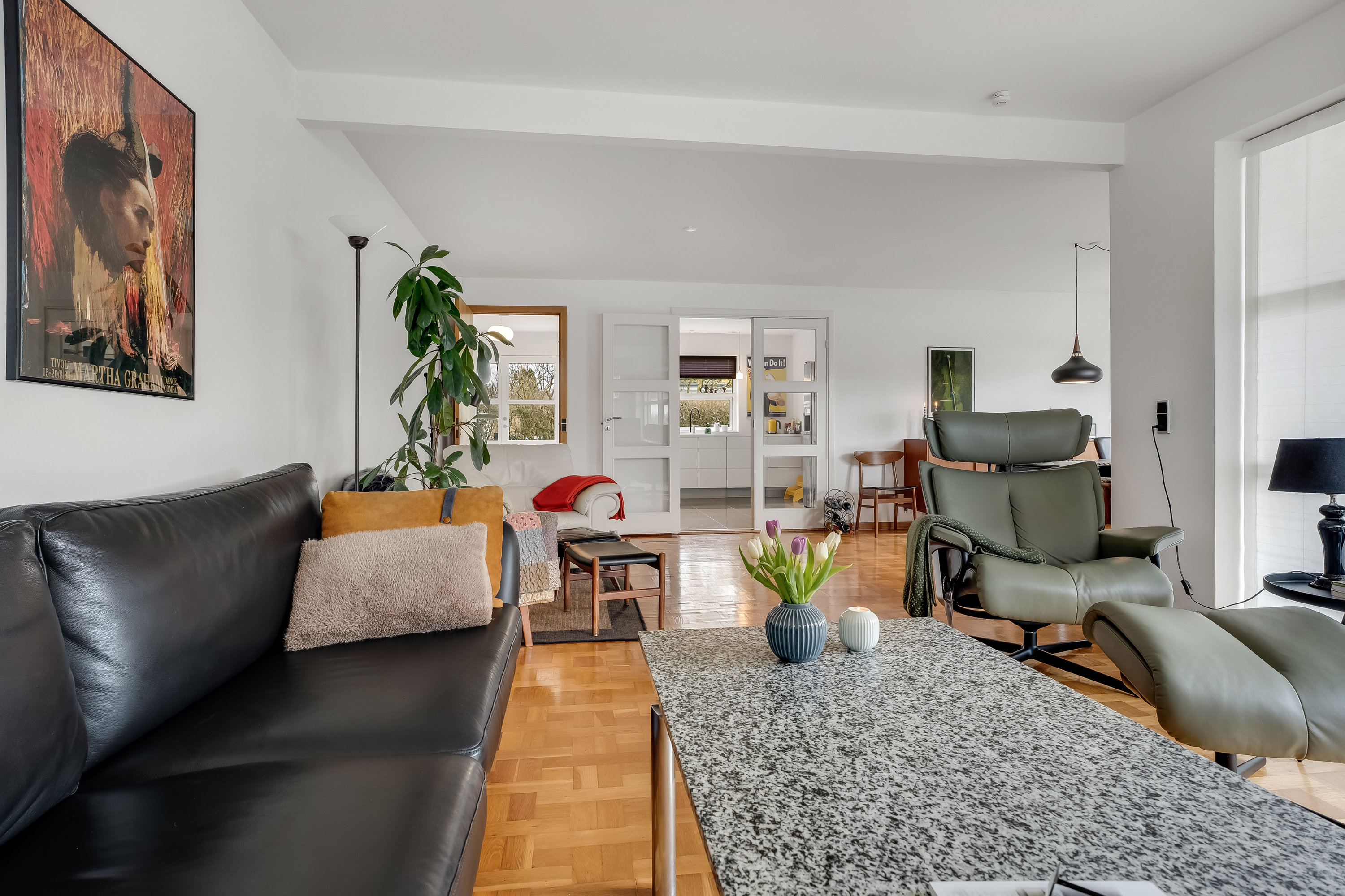 Fremhævet stue billede i fuldskærmstilstand. Billede af Svingels Allé 50, 4900 Nakskov