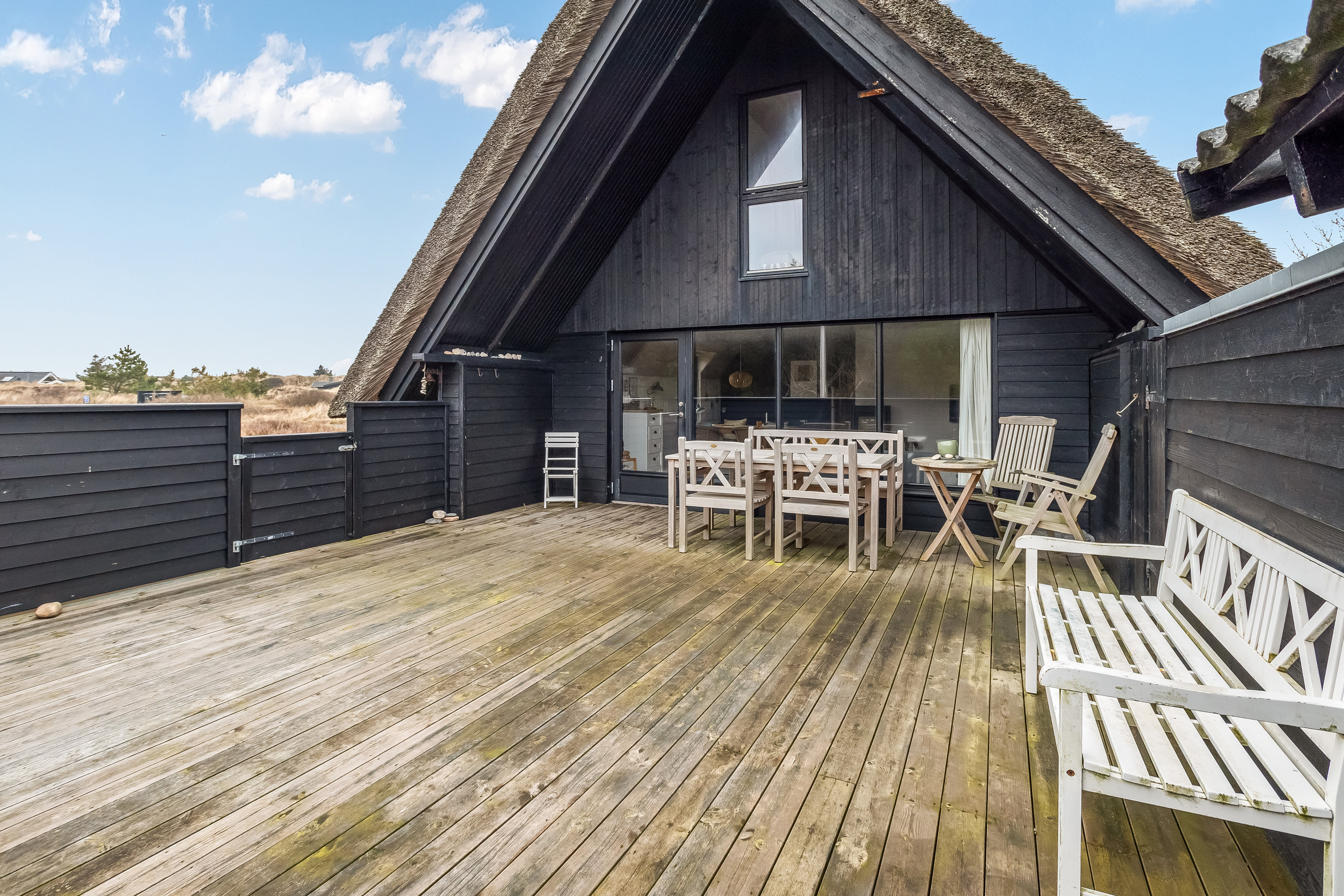 Fremhævet terrasse billede i fuldskærmstilstand. Billede af Fladsbjergvej 202, Klegod, 6950 Ringkøbing