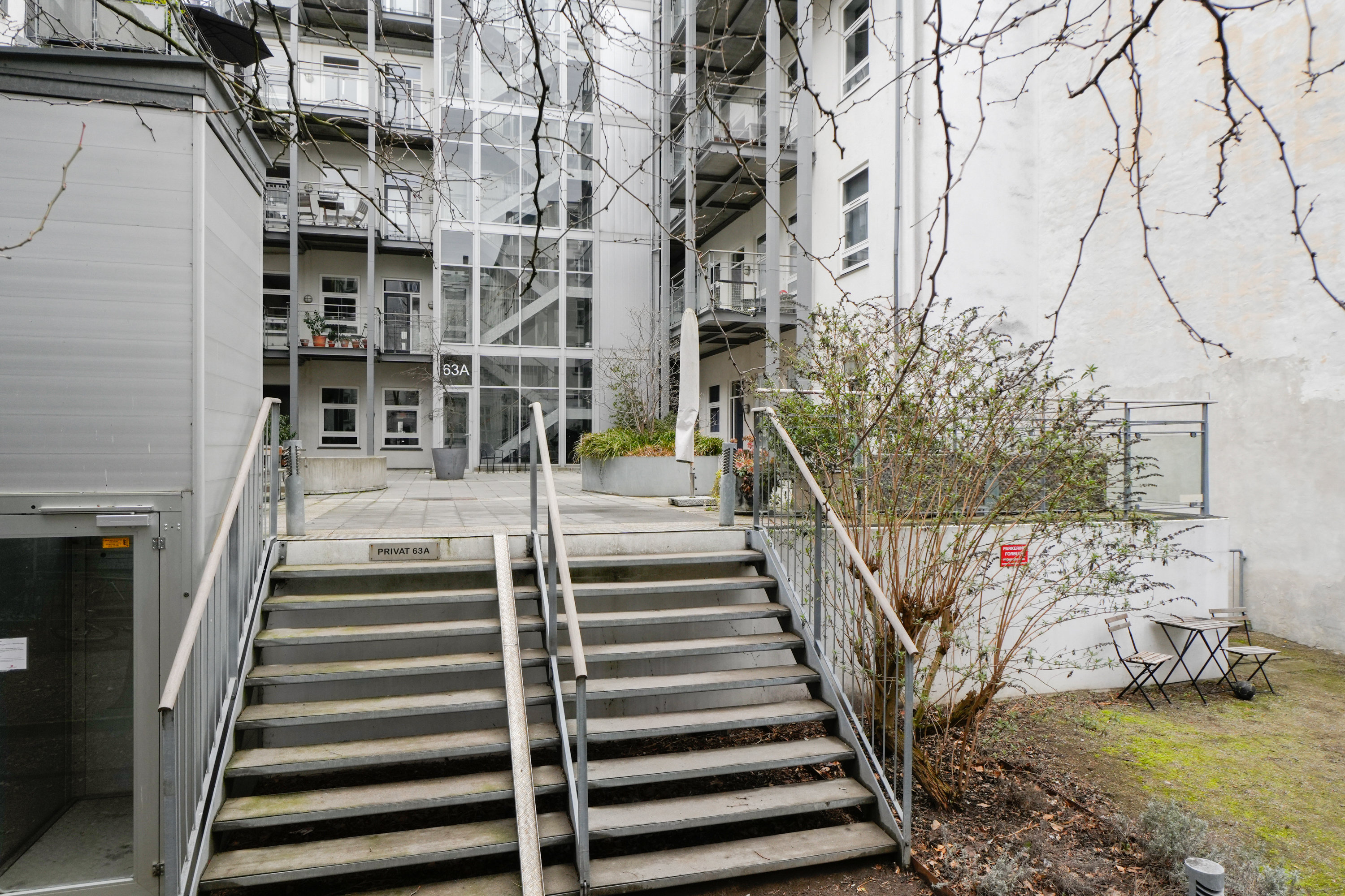 Fremhævet gårdmiljø billede i fuldskærmstilstand. Billede af Store Kongensgade 63A, 4. 4., 1264 København K