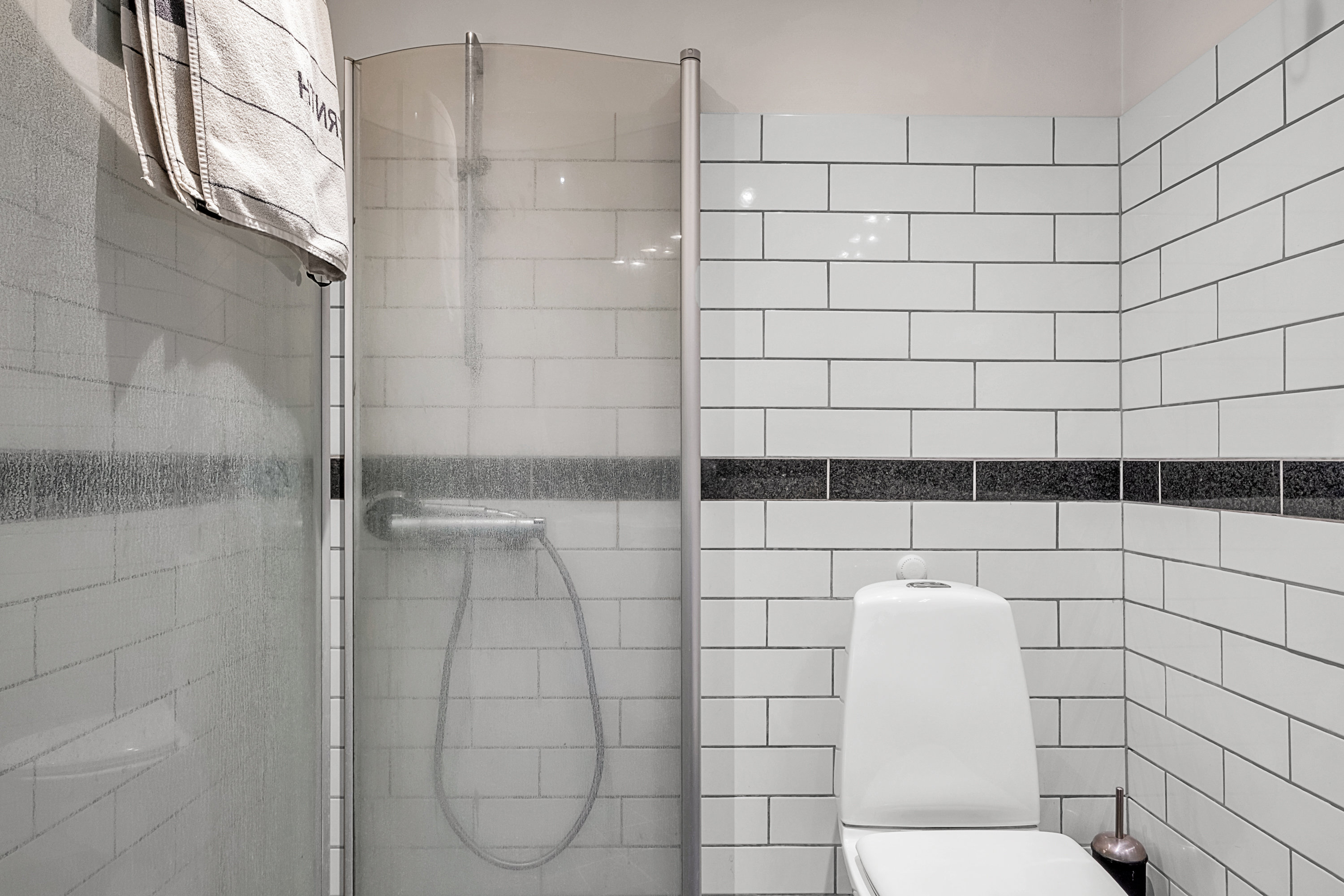 Fremhævet badeværelse billede i fuldskærmstilstand. Billede af Østre Havevej 59, 8520 Lystrup