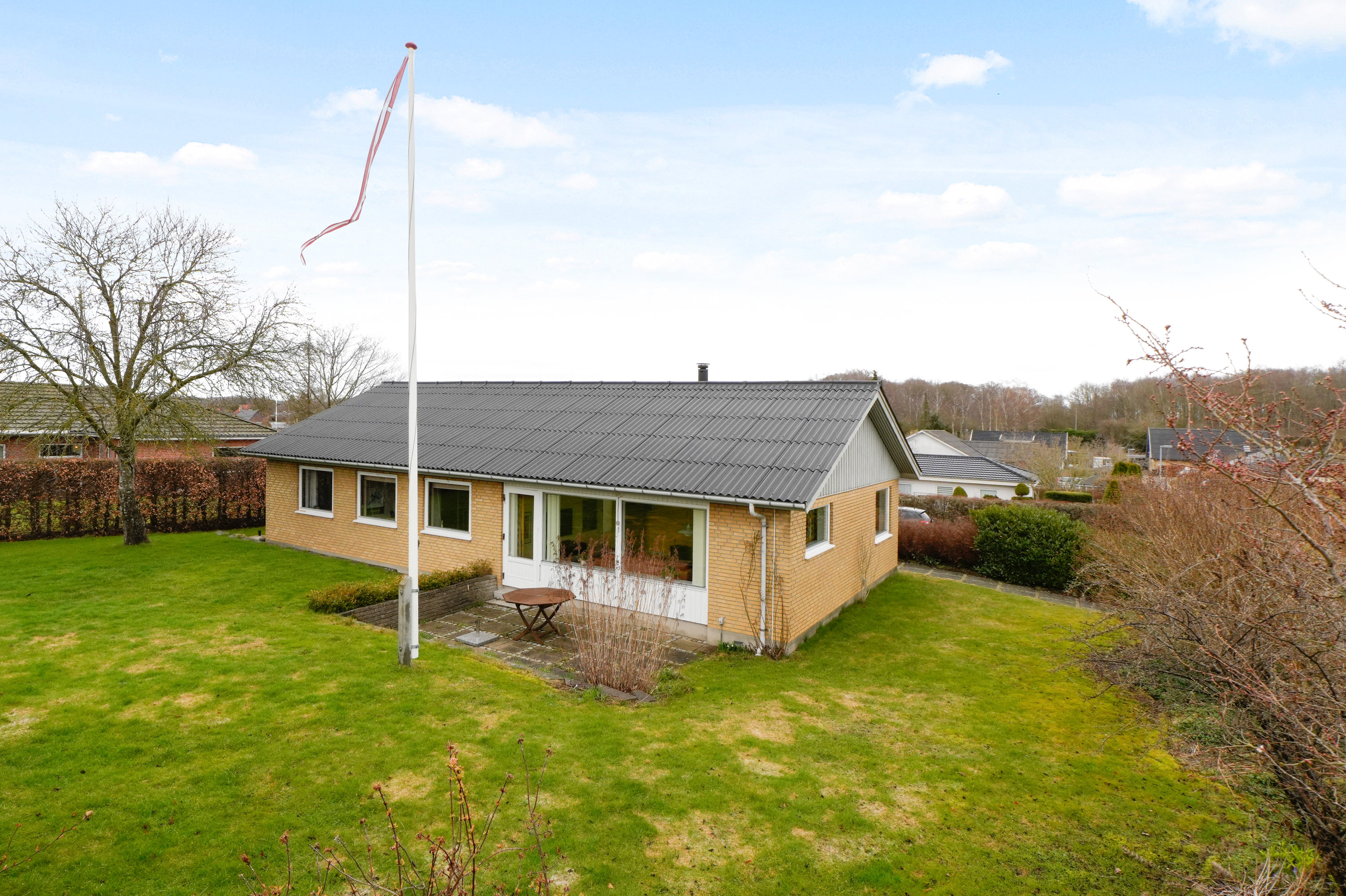 Miniaturebillede 1: facade. Billede af Aage Berntsens Alle 12, 2750 Ballerup