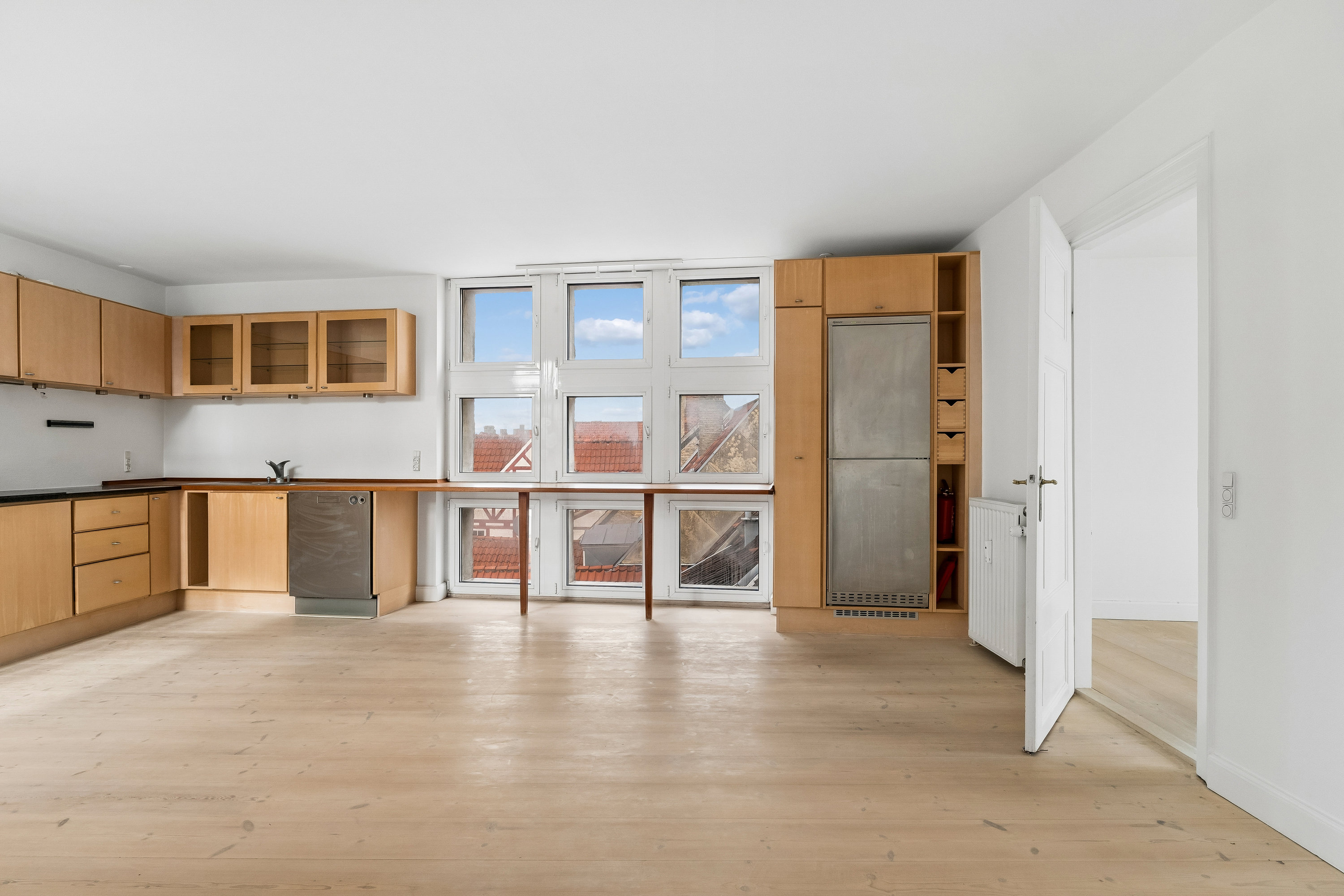 Fremhævet stue billede i fuldskærmstilstand. Billede af Nybrogade 22, 5., 1203 København K