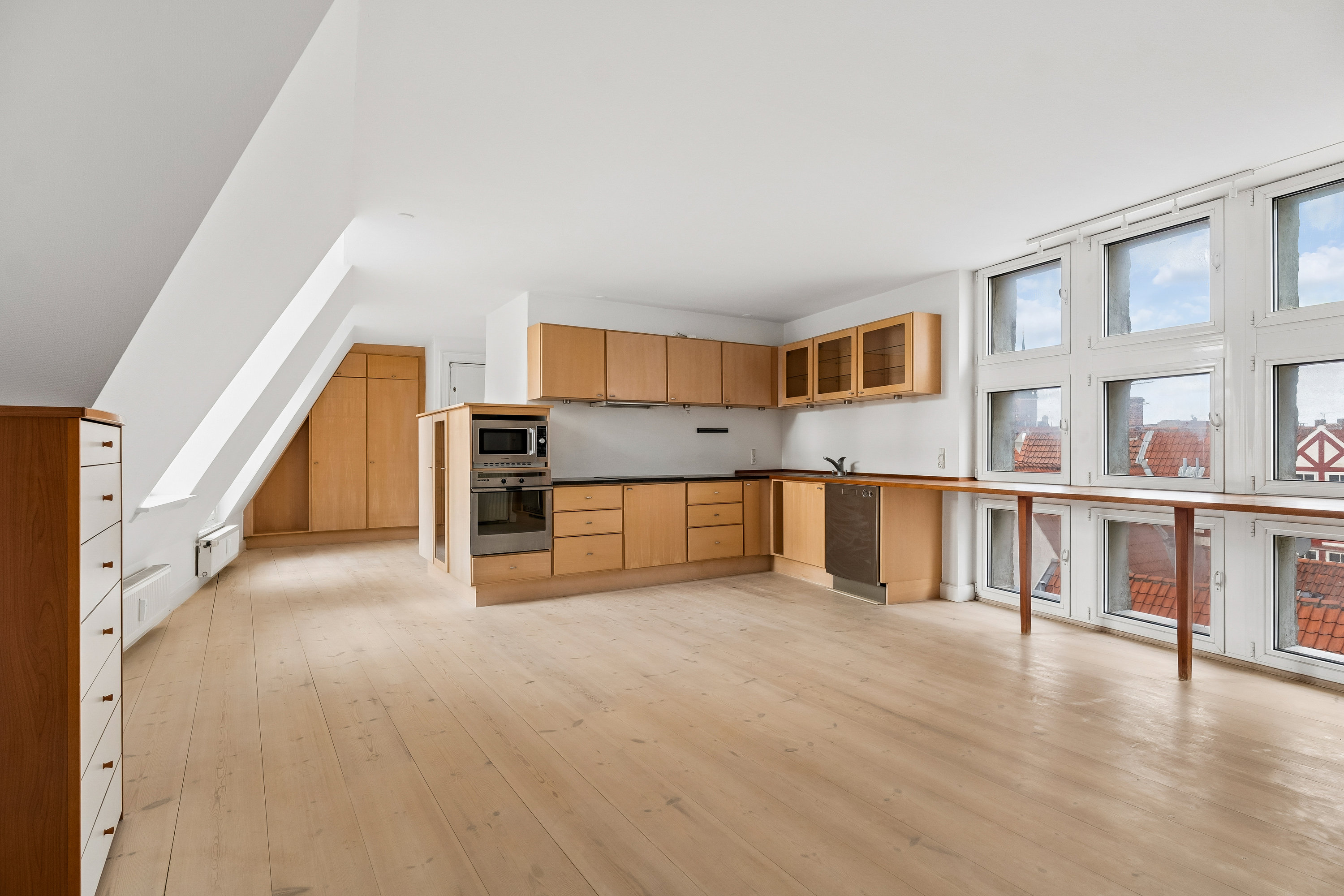 Fremhævet stue billede i fuldskærmstilstand. Billede af Nybrogade 22, 5., 1203 København K