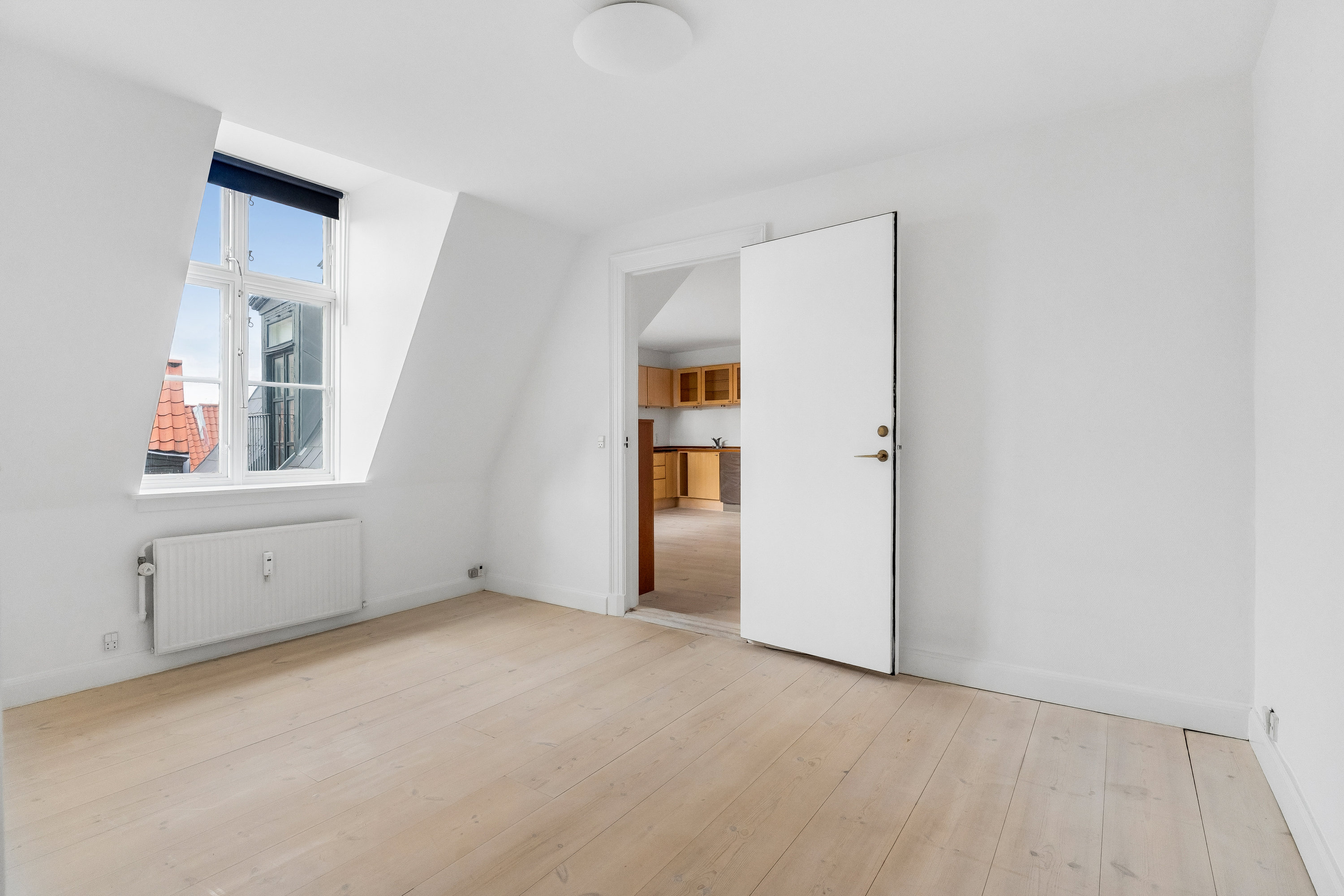 Fremhævet værelse billede i fuldskærmstilstand. Billede af Nybrogade 22, 5., 1203 København K