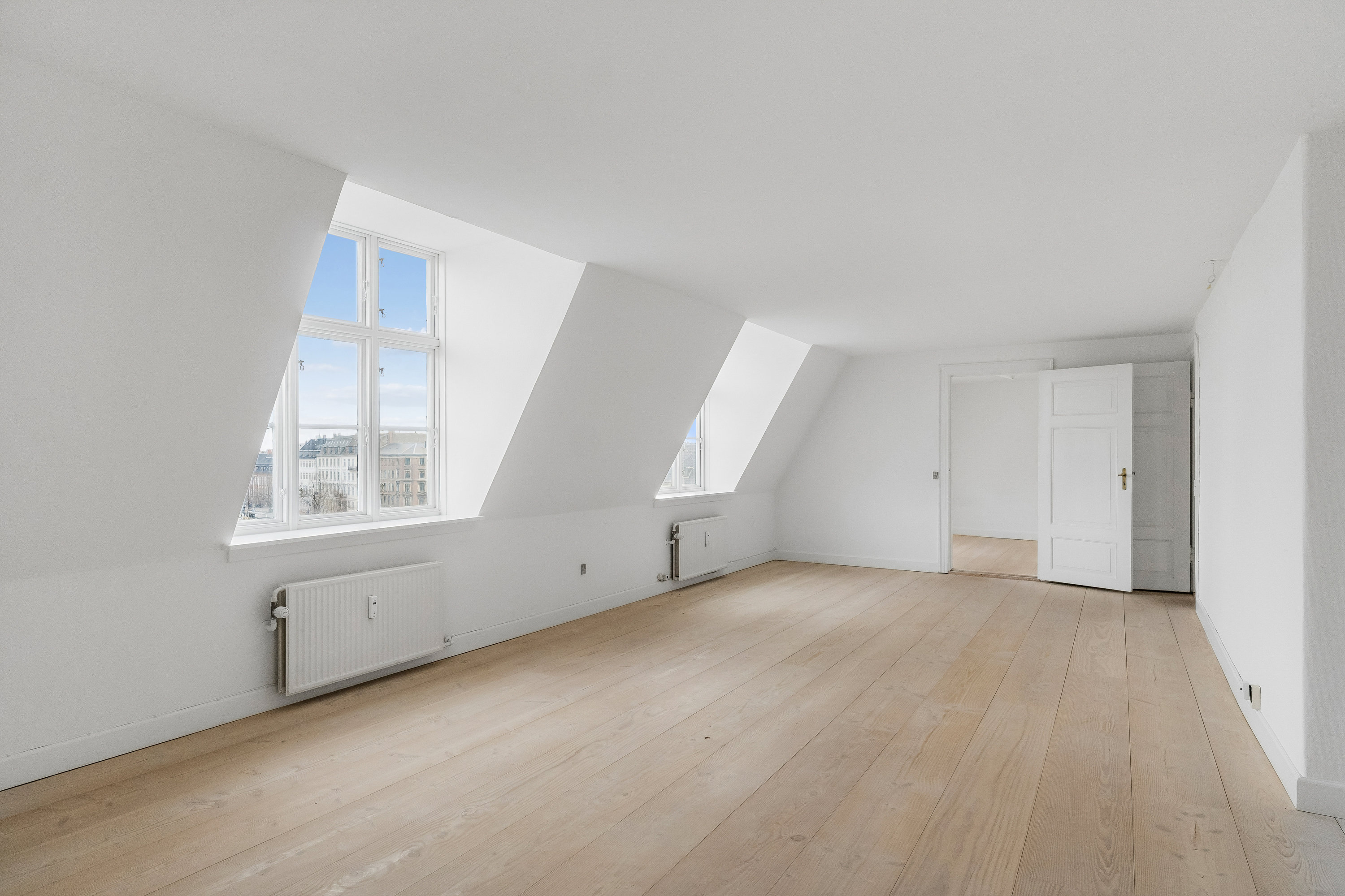 Fremhævet stue billede i fuldskærmstilstand. Billede af Nybrogade 22, 5., 1203 København K