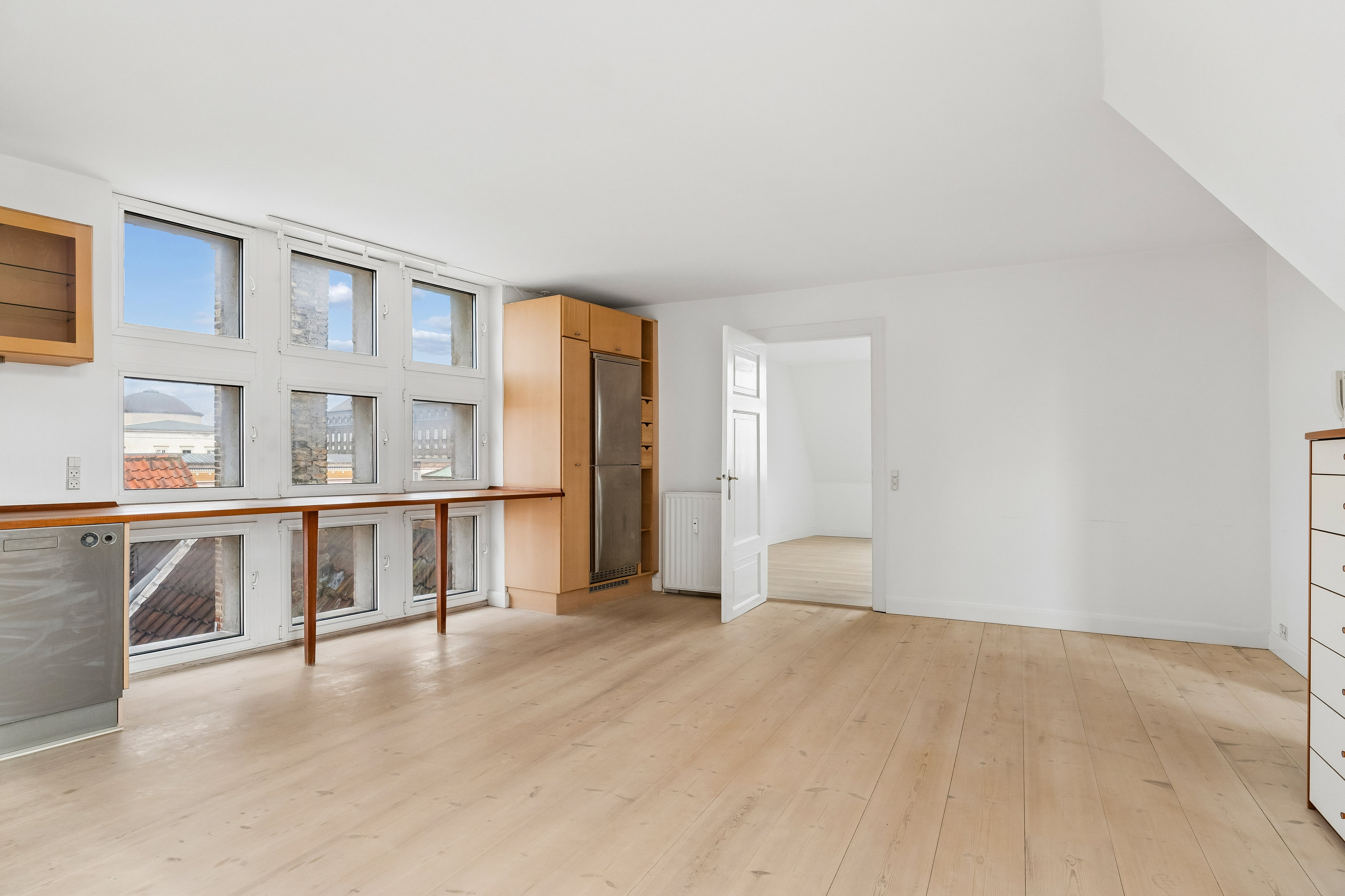 Fremhævet stue billede i fuldskærmstilstand. Billede af Nybrogade 22, 5., 1203 København K