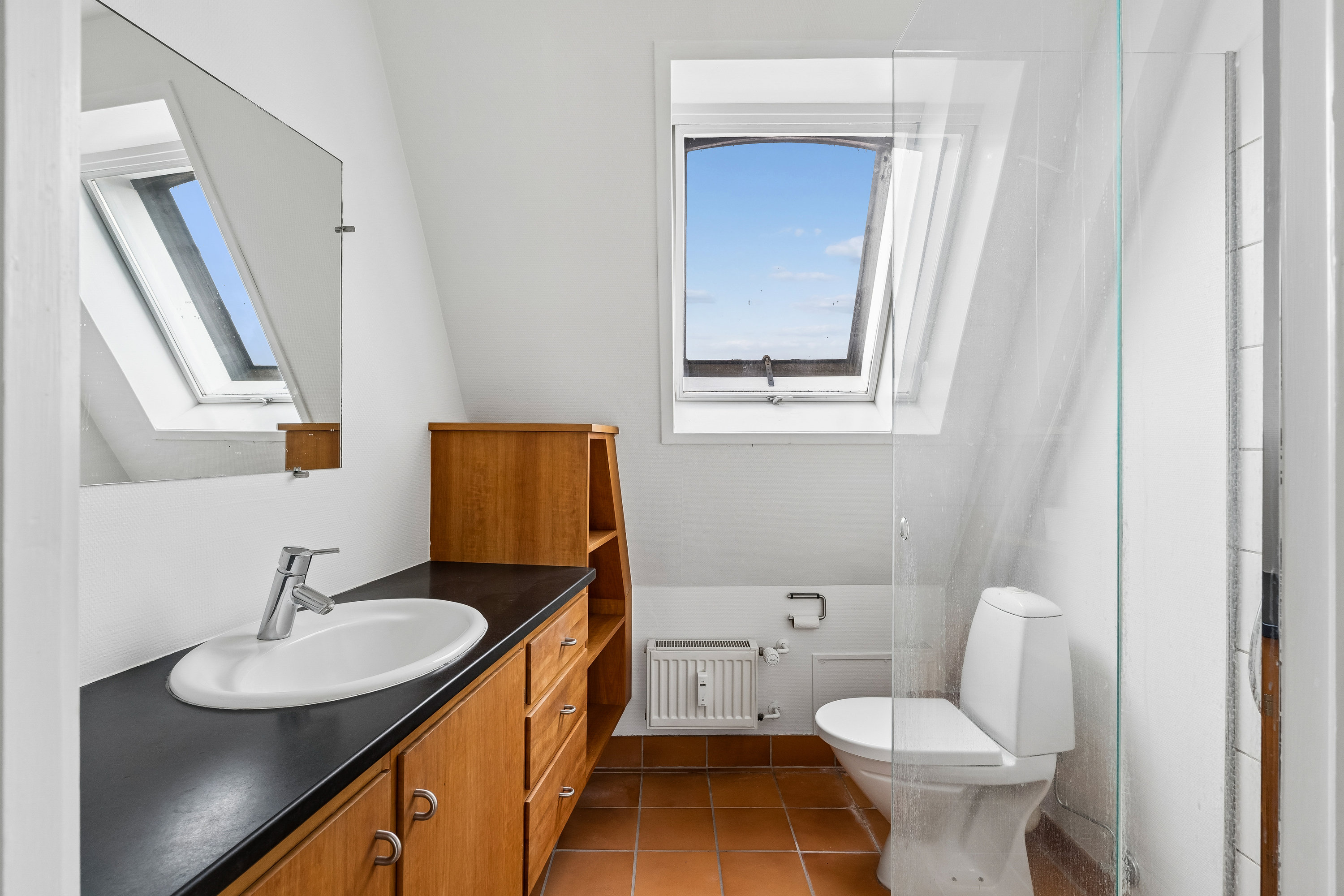 Fremhævet badeværelse billede i fuldskærmstilstand. Billede af Nybrogade 22, 5., 1203 København K