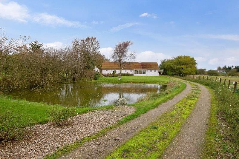 Fremhævet  billede i fuldskærmstilstand. Billede af Langoddevej 13, 9750 Østervrå