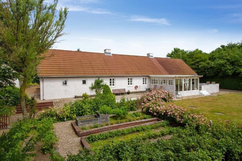 Fremhævet  billede i fuldskærmstilstand. Billede af Langoddevej 13, 9750 Østervrå