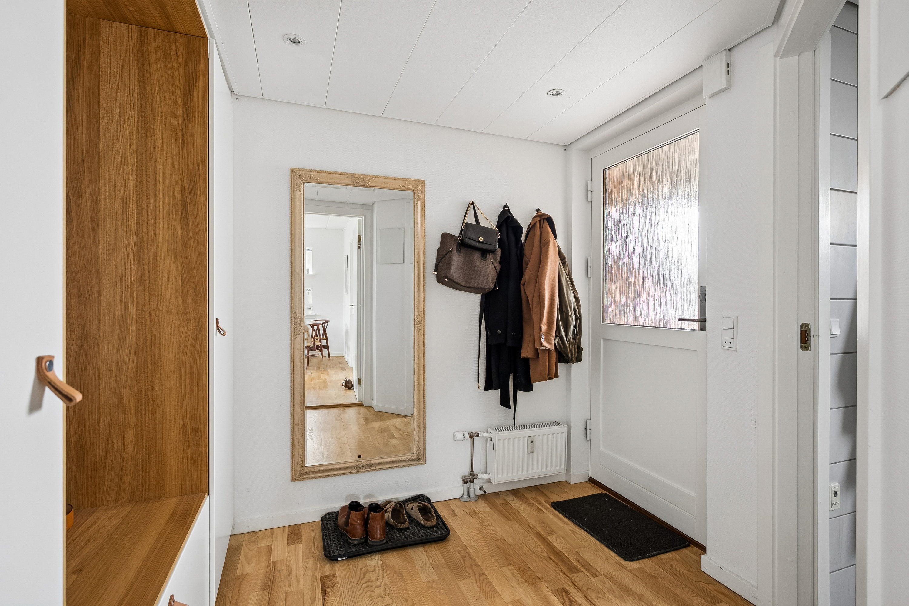 Fremhævet gang billede i fuldskærmstilstand. Billede af Hellerupvej 25, st.. tv., 2900 Hellerup