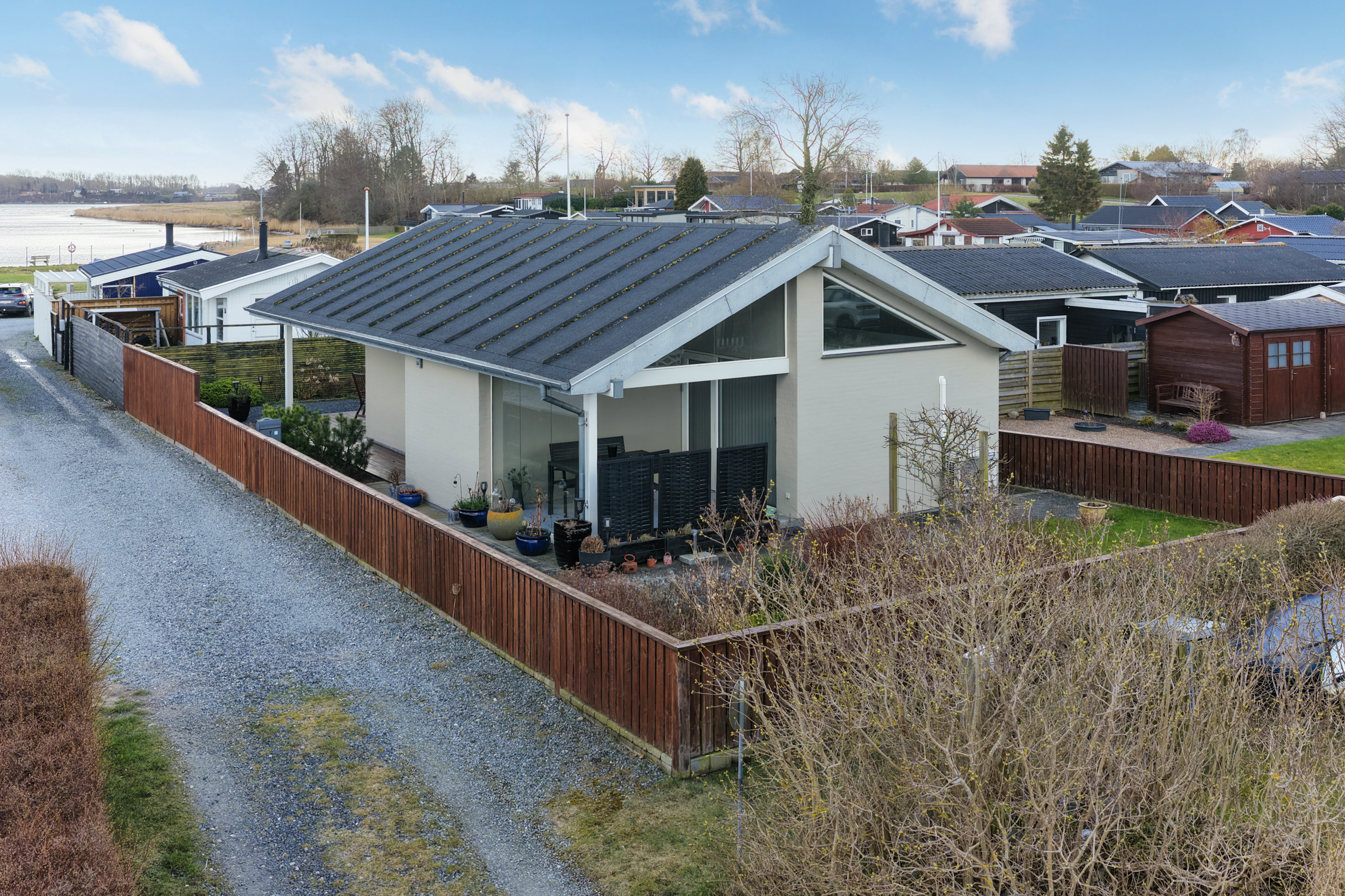 Fremhævet facade billede i fuldskærmstilstand. Billede af Strandlysthuse 33, 5330 Munkebo