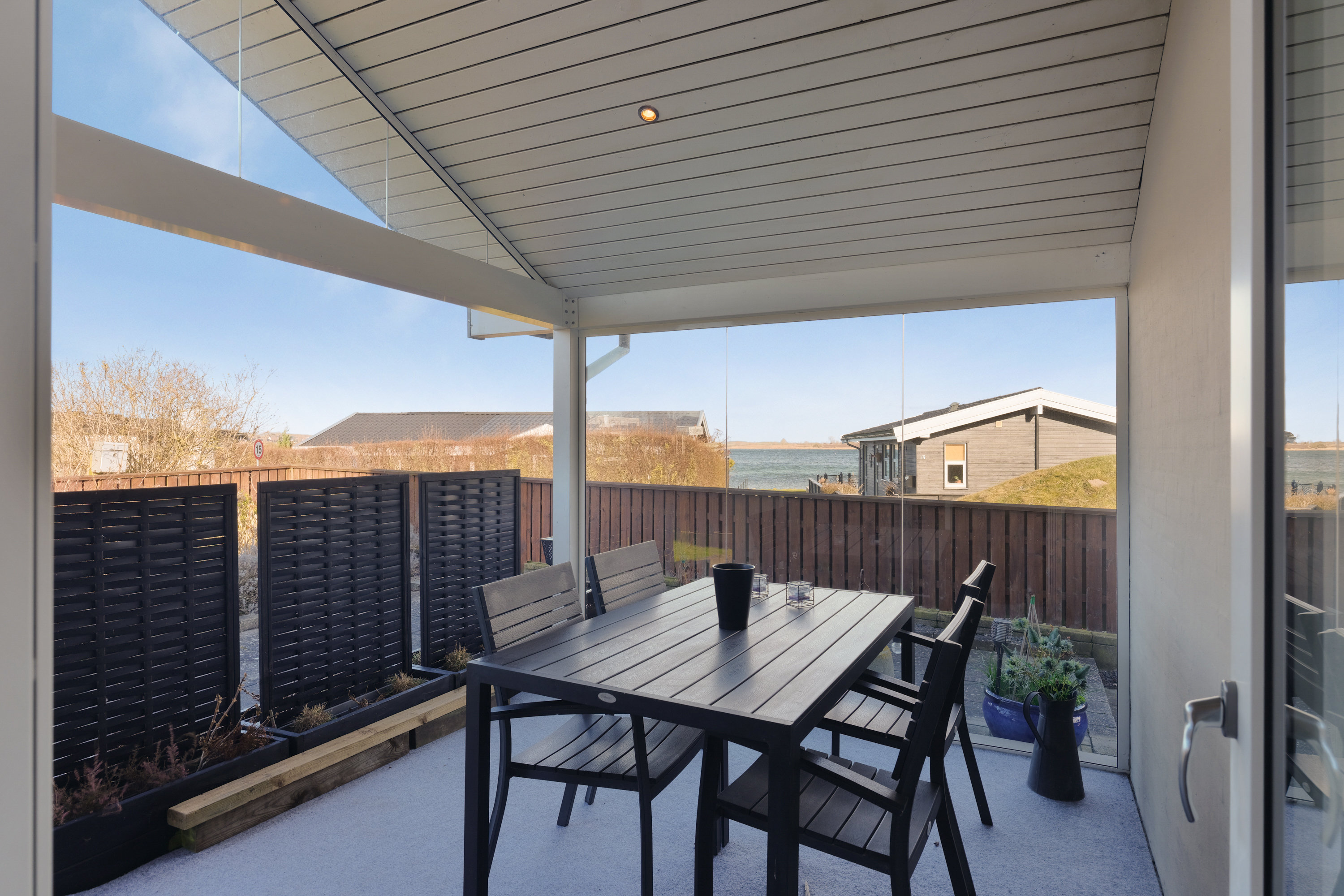 Fremhævet overdækket terrasse billede i fuldskærmstilstand. Billede af Strandlysthuse 33, 5330 Munkebo