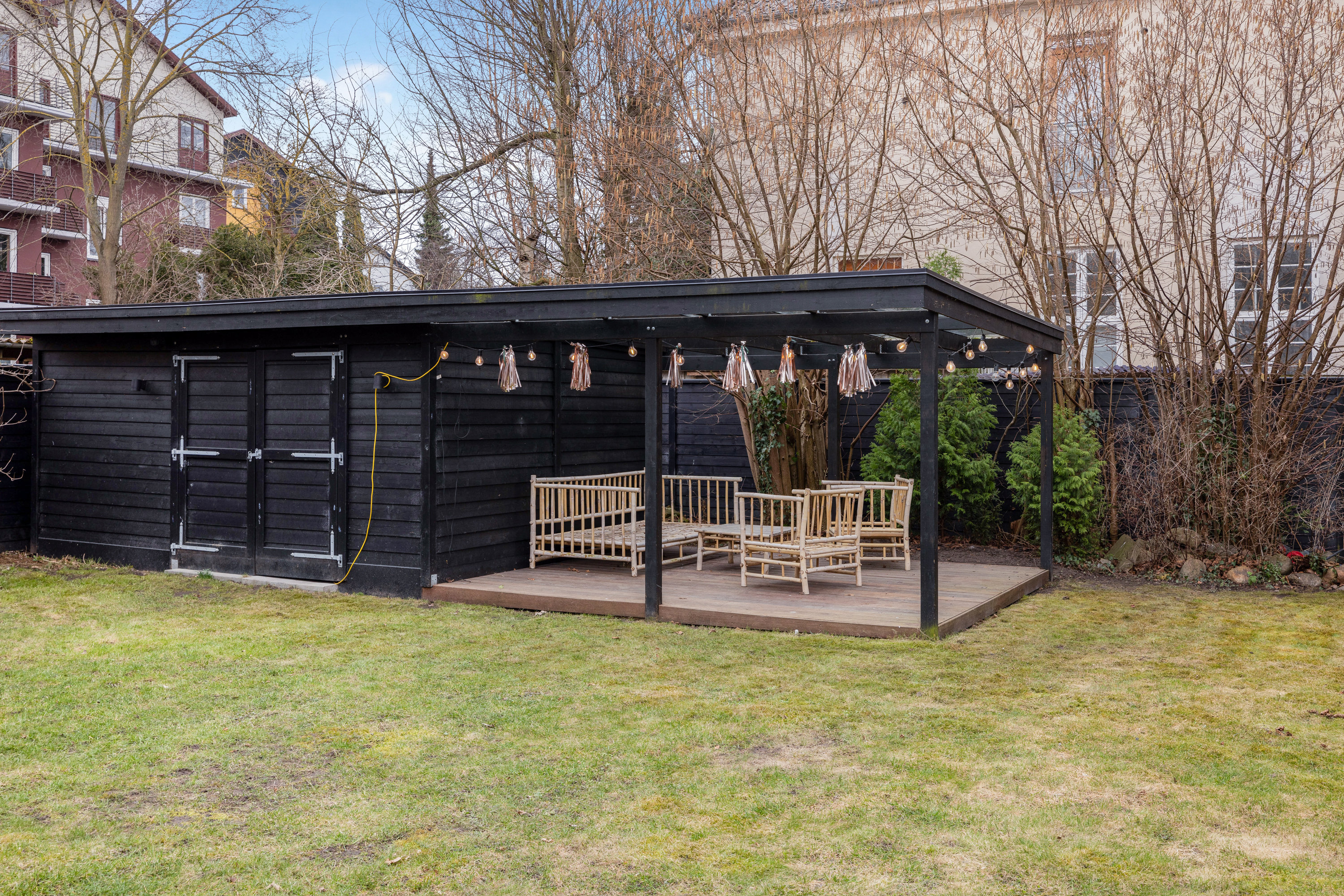 Fremhævet facade billede i fuldskærmstilstand. Billede af Strandagervej 9, 2900 Hellerup