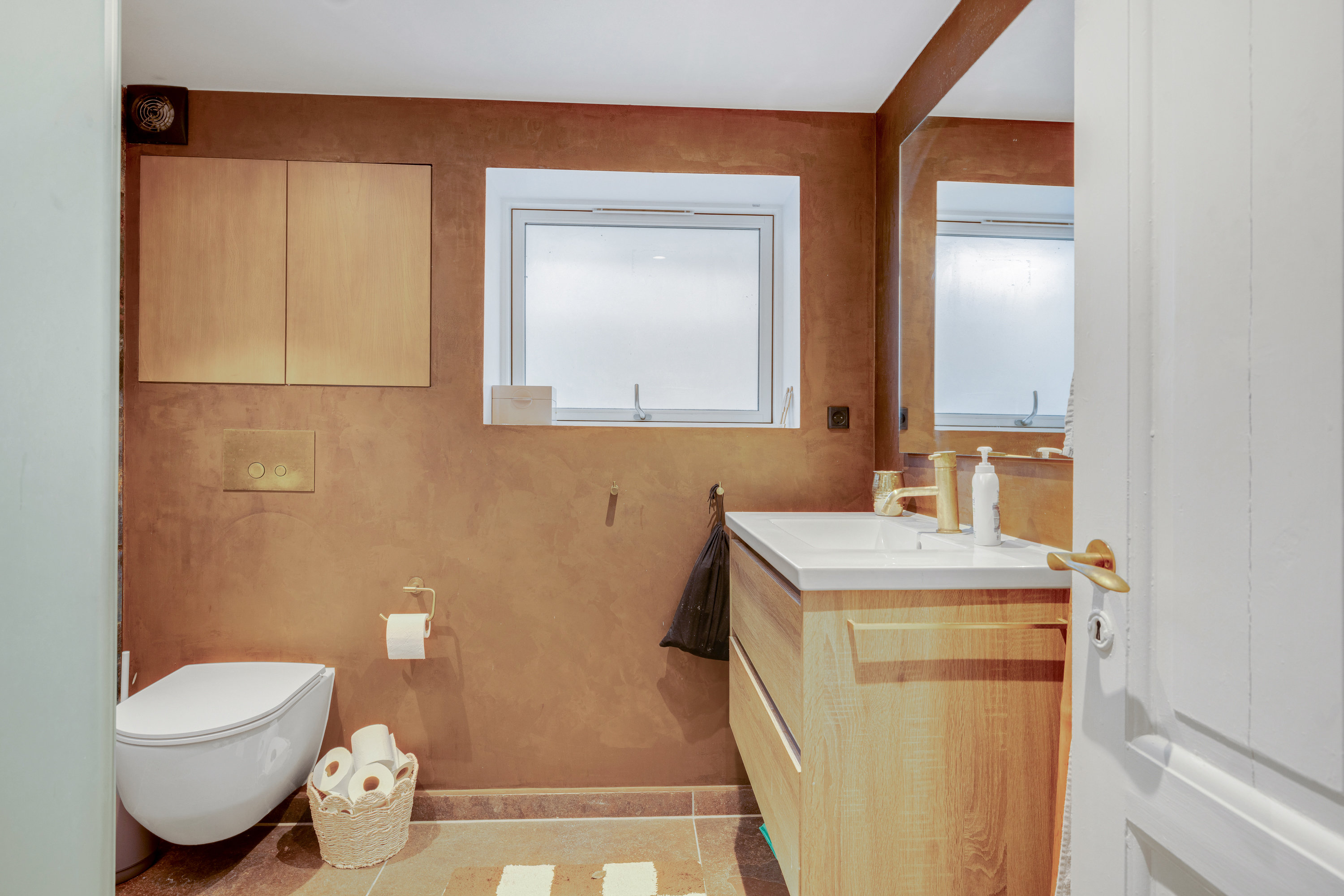 Fremhævet badeværelse billede i fuldskærmstilstand. Billede af Strandagervej 9, 2900 Hellerup