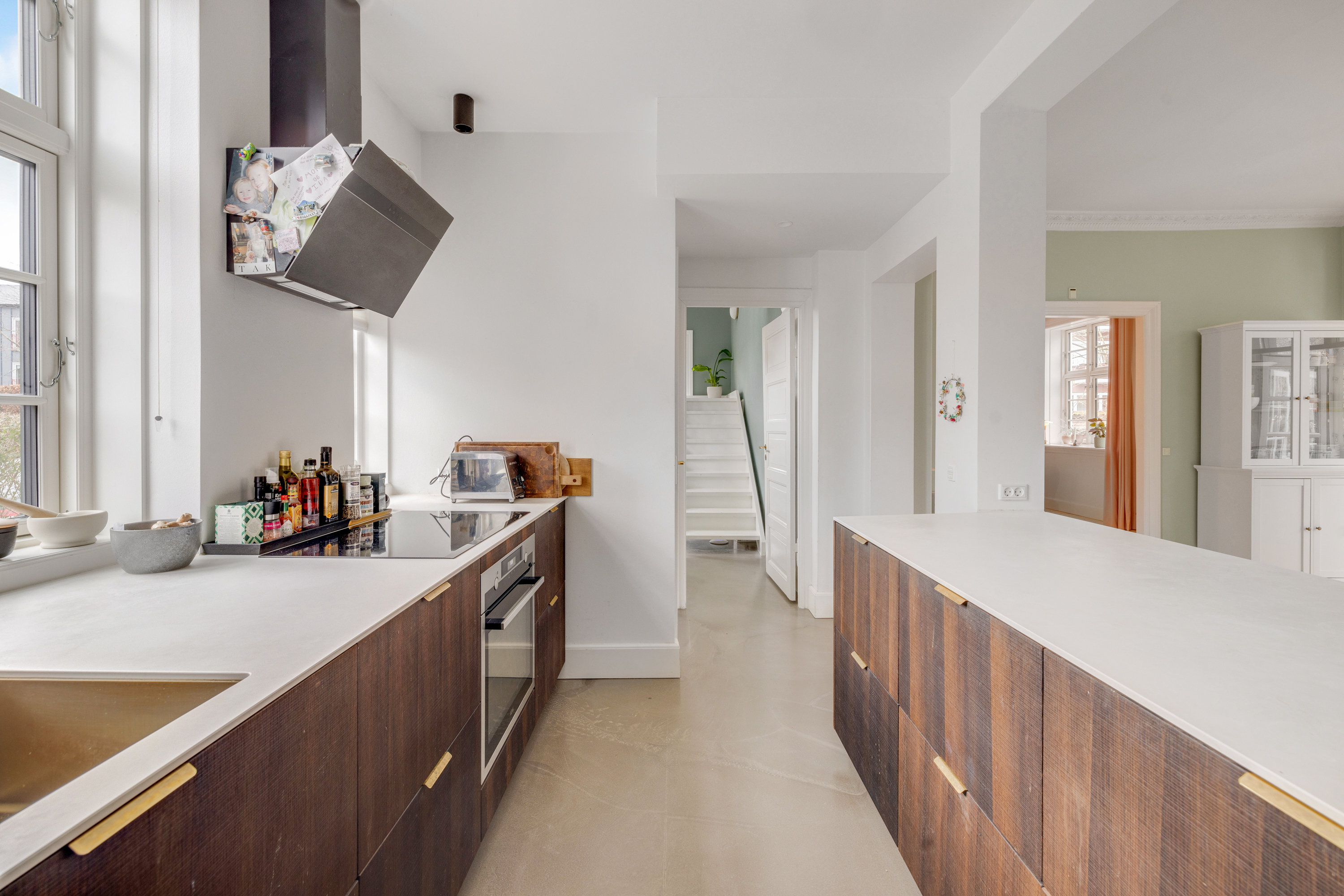 Fremhævet køkken billede i fuldskærmstilstand. Billede af Strandagervej 9, 2900 Hellerup