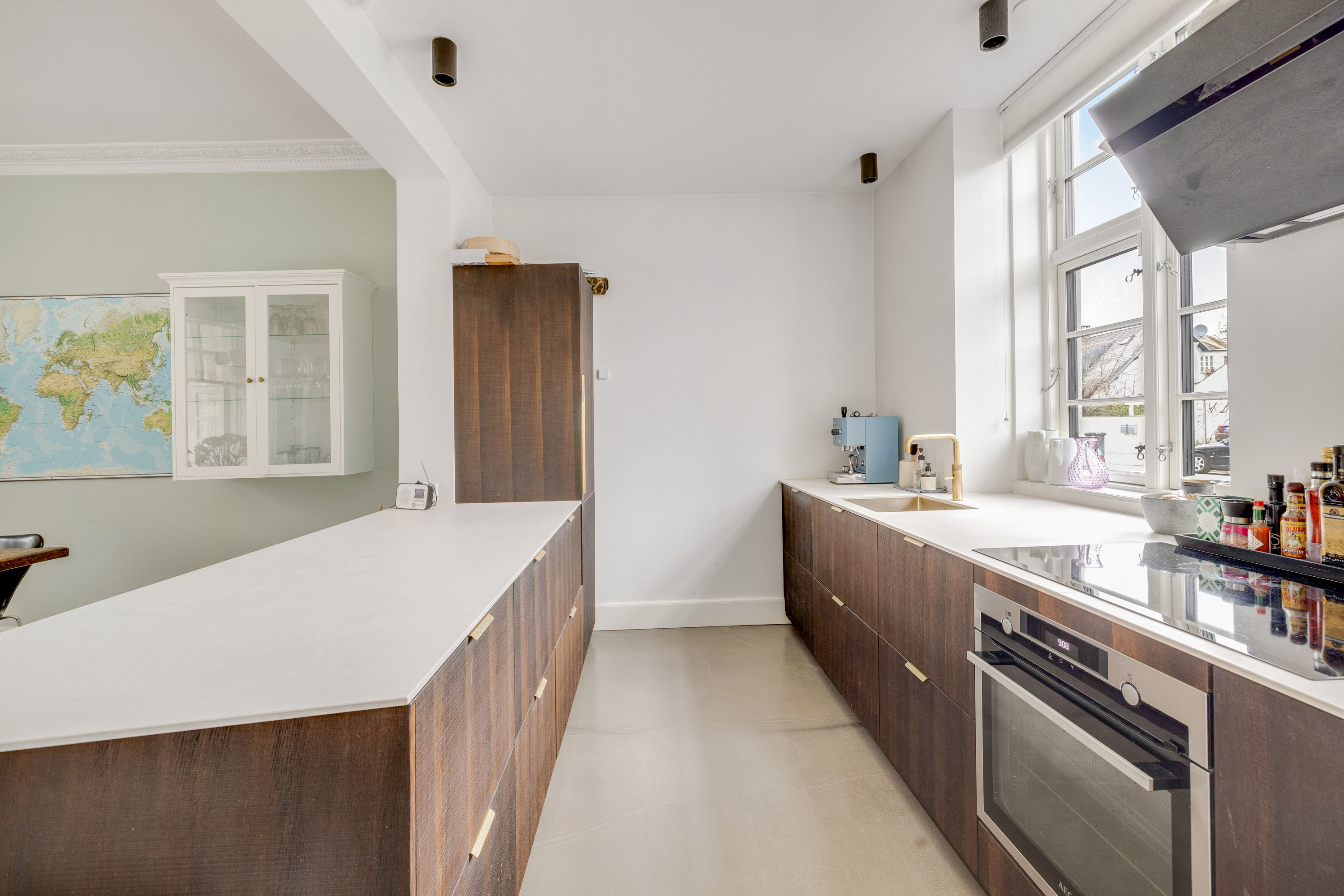 Fremhævet køkken billede i fuldskærmstilstand. Billede af Strandagervej 9, 2900 Hellerup