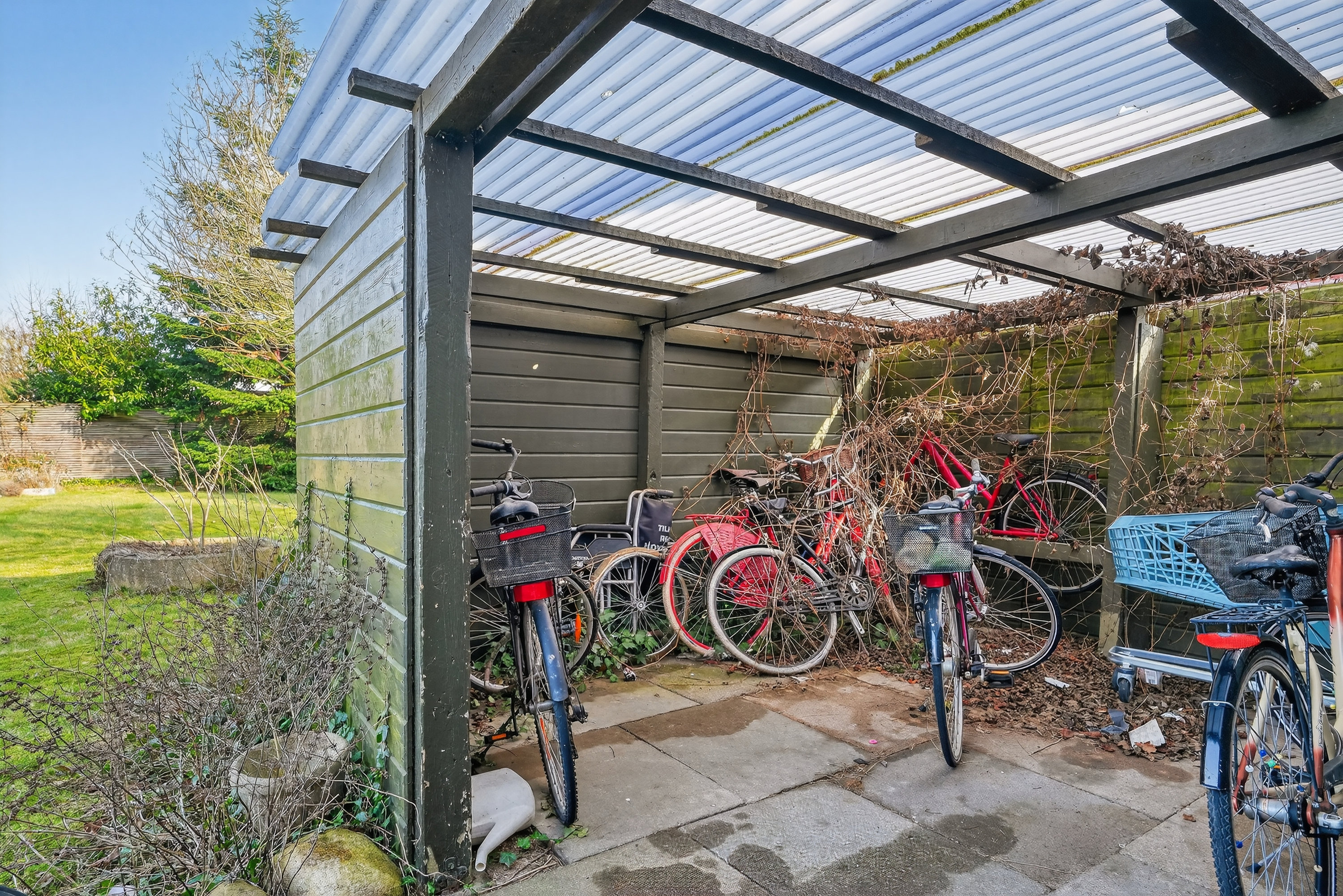 Fremhævet carport billede i fuldskærmstilstand. Billede af Vigerslevvej 273, 2. tv., 2500 Valby