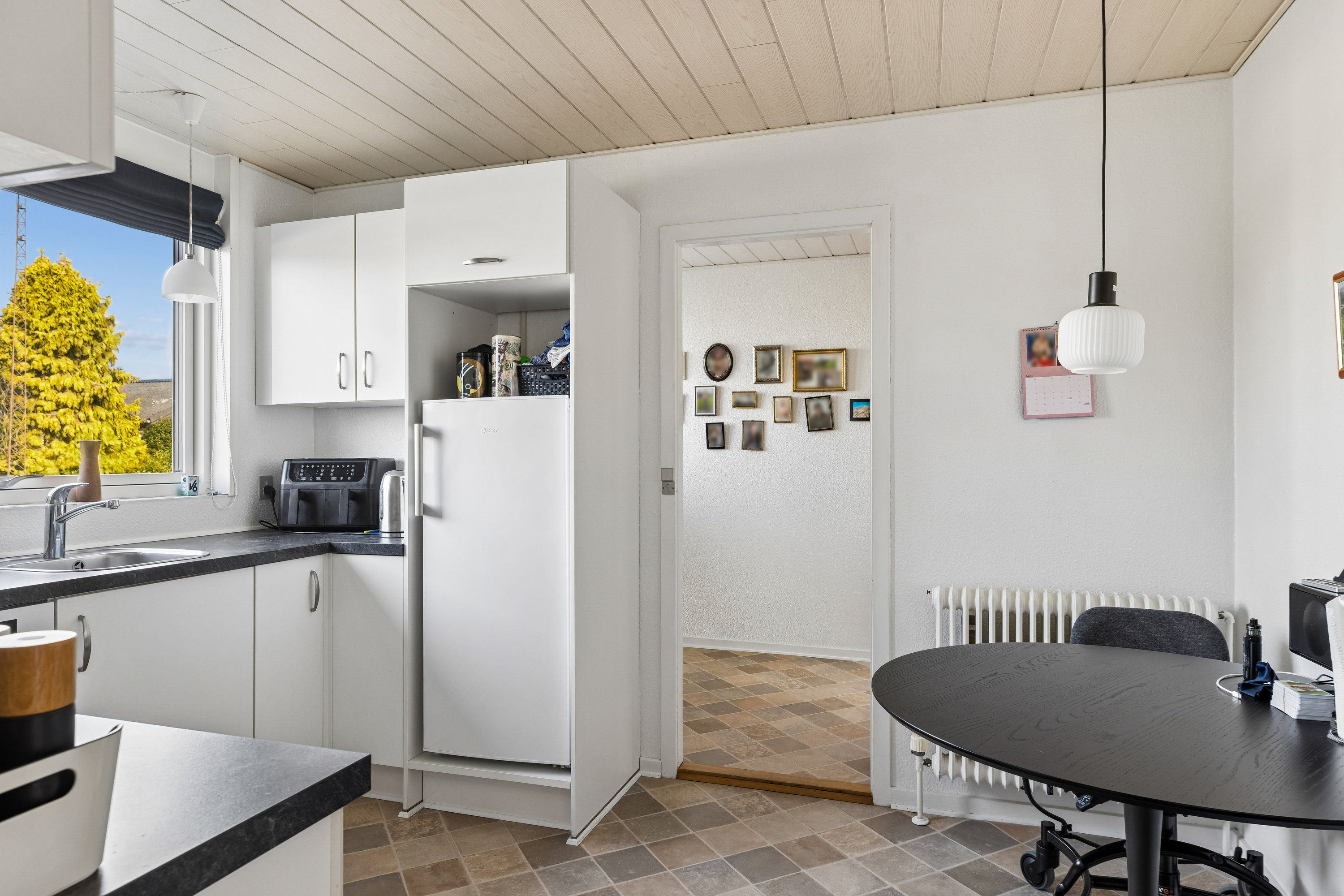 Fremhævet køkken billede i fuldskærmstilstand. Billede af Fasanvænget 4, 6310 Broager