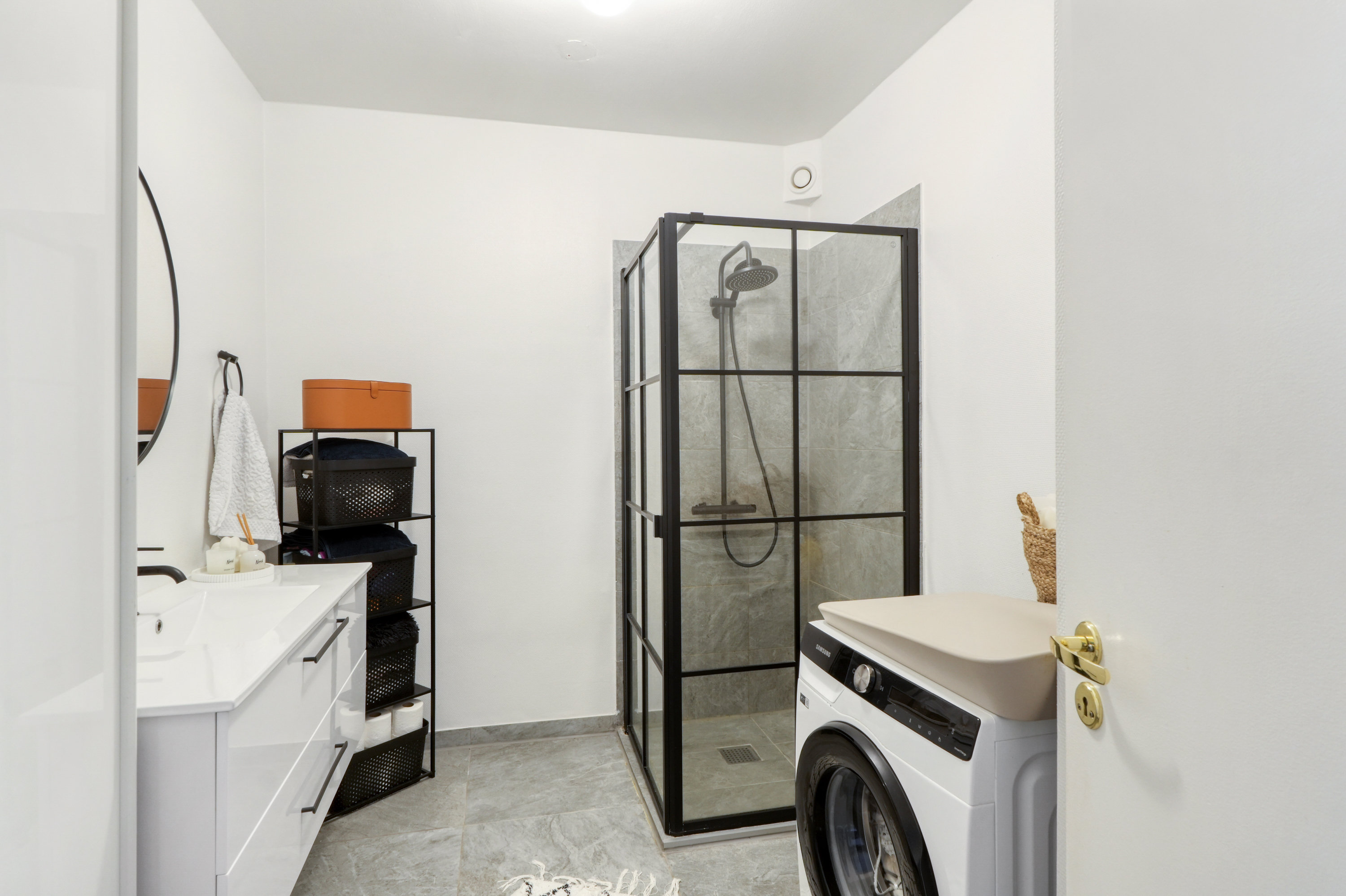 Fremhævet badeværelse billede i fuldskærmstilstand. Billede af Vejlebrovej 118, 1. tv., 2635 Ishøj