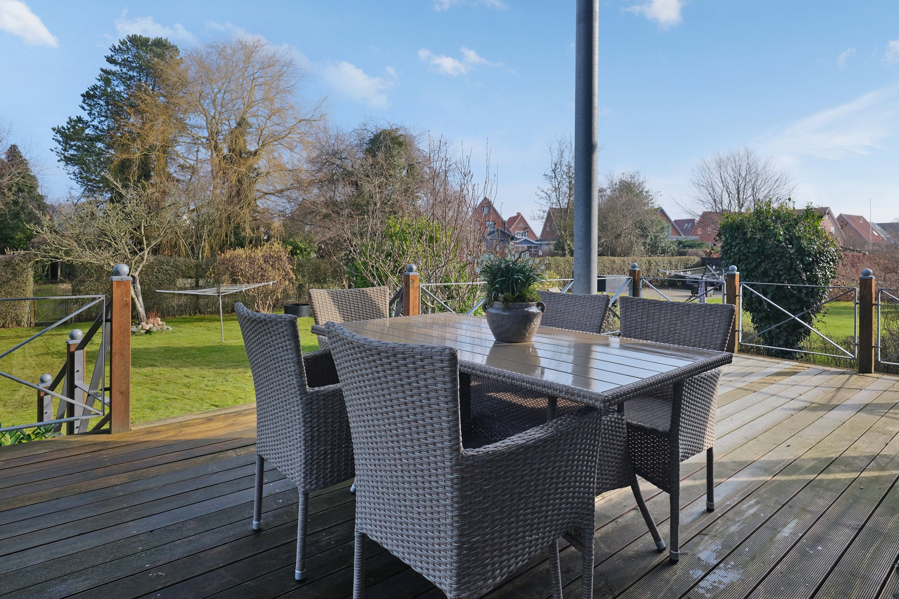 Fremhævet terrasse billede i fuldskærmstilstand. Billede af Rosenvænget 41, 5500 Middelfart