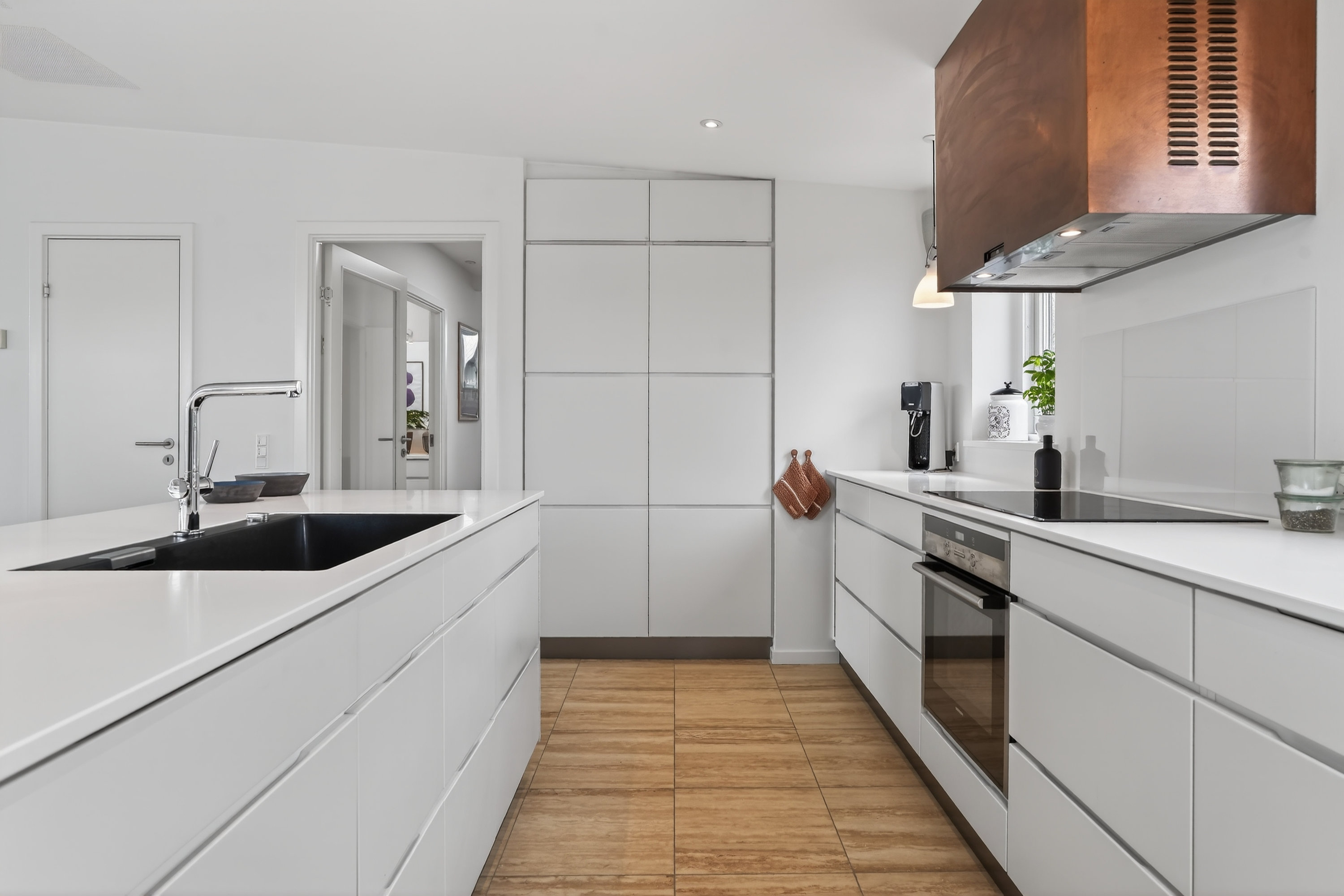 Fremhævet køkken billede i fuldskærmstilstand. Billede af Vildrosevej 42, Hareskov, 3500 Værløse