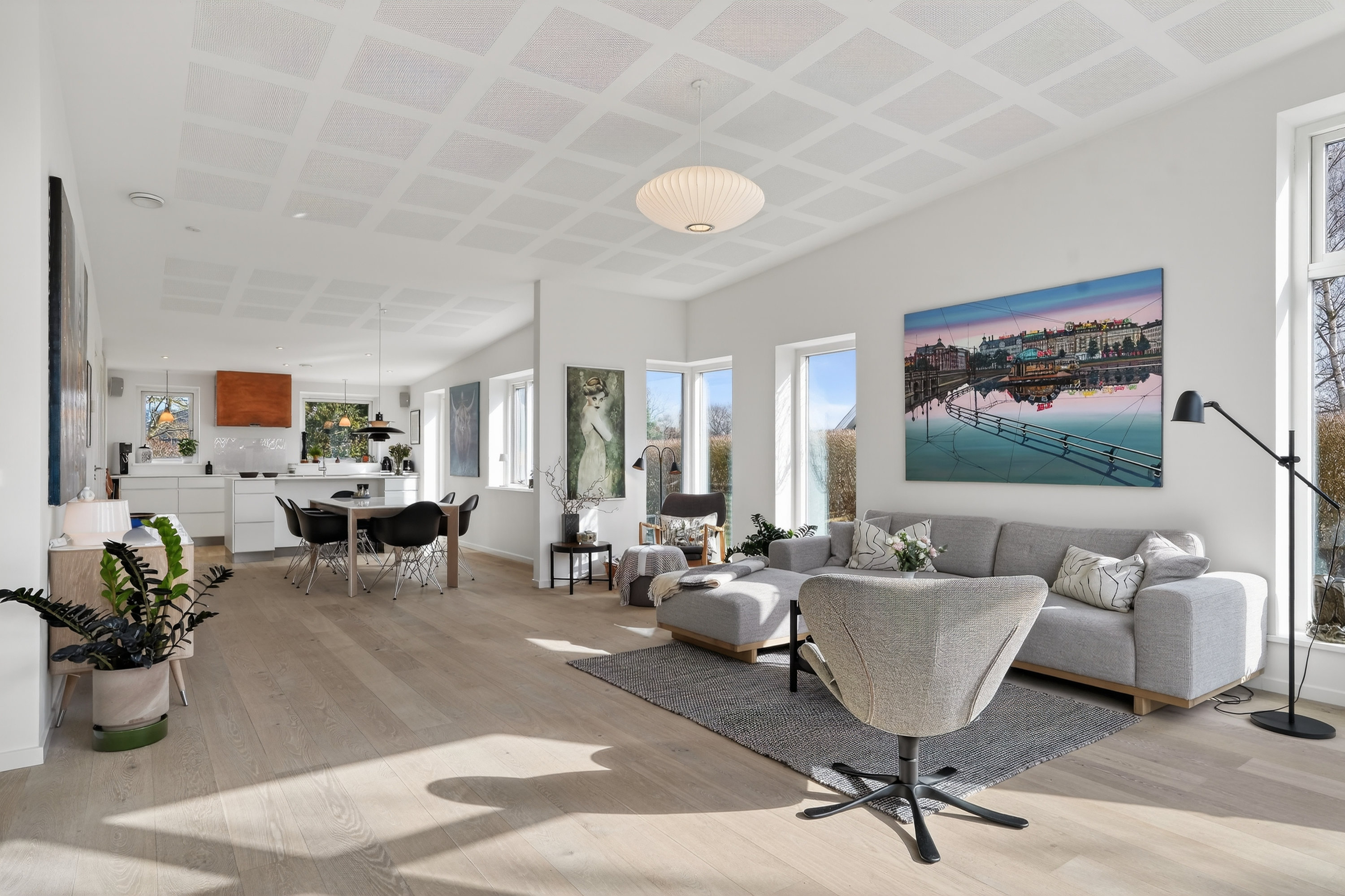 Fremhævet stue billede i fuldskærmstilstand. Billede af Vildrosevej 42, Hareskov, 3500 Værløse