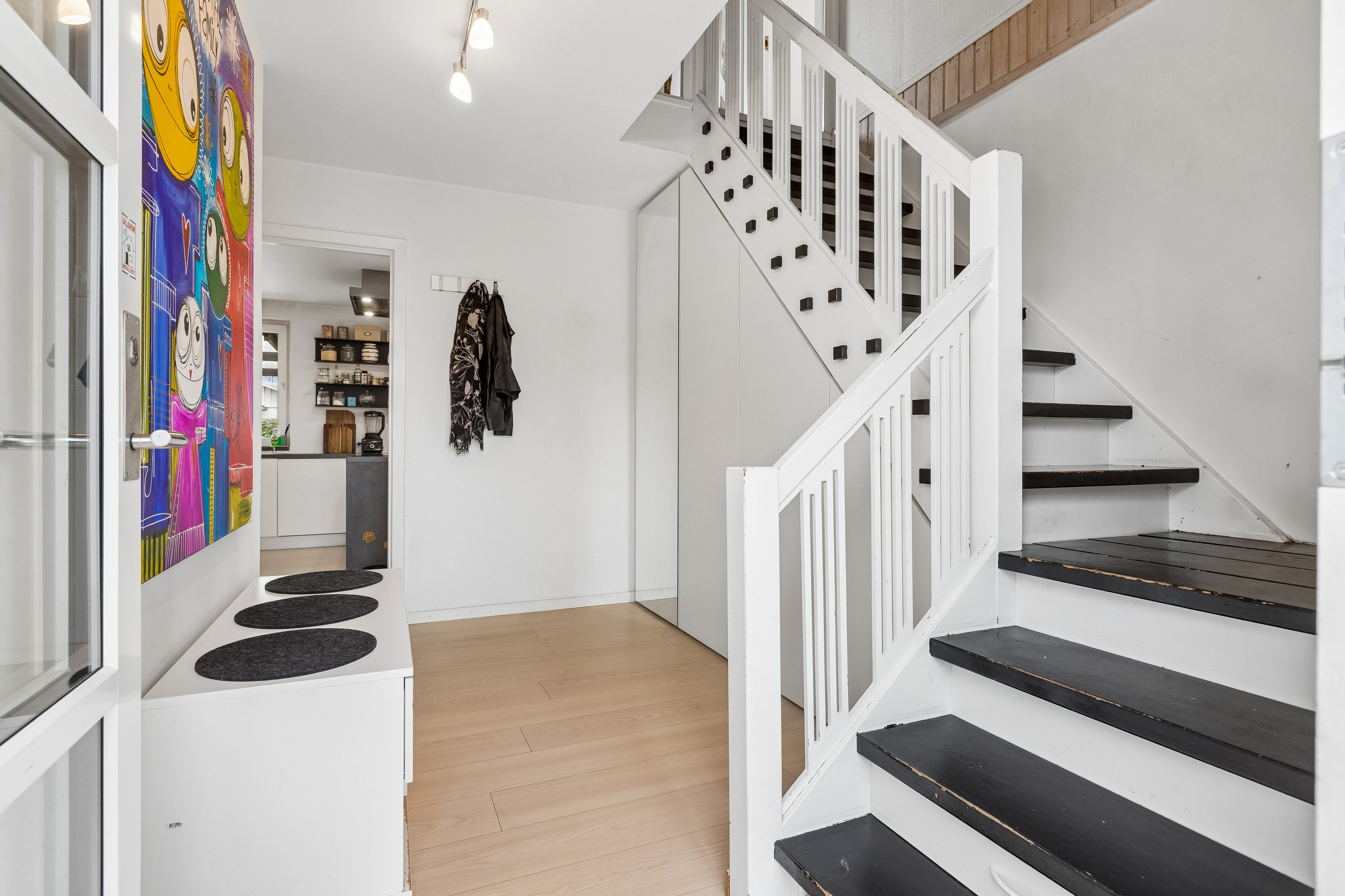 Fremhævet trappe billede i fuldskærmstilstand. Billede af Barritvej 15, 2770 Kastrup