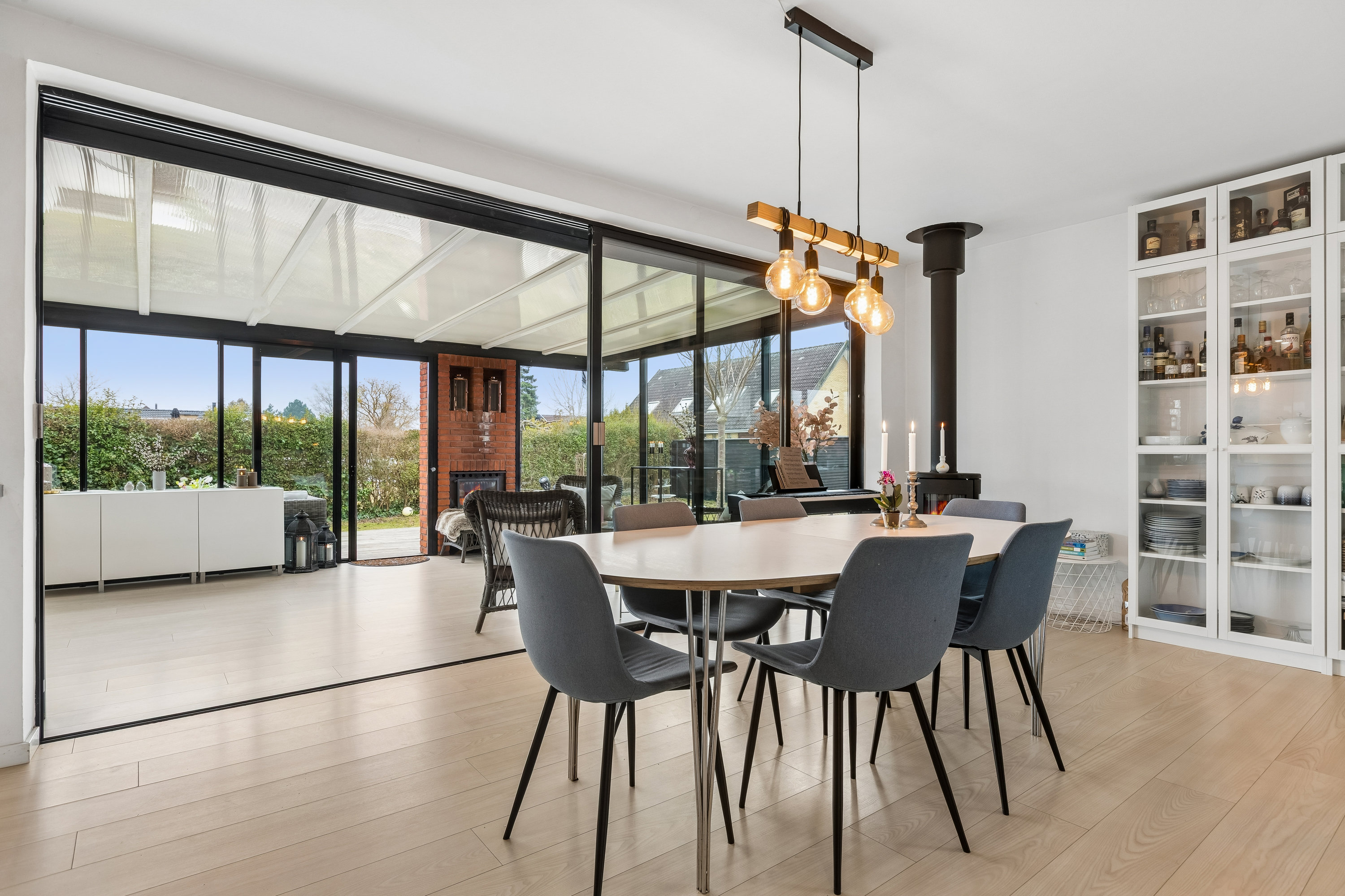 Fremhævet stue billede i fuldskærmstilstand. Billede af Barritvej 15, 2770 Kastrup