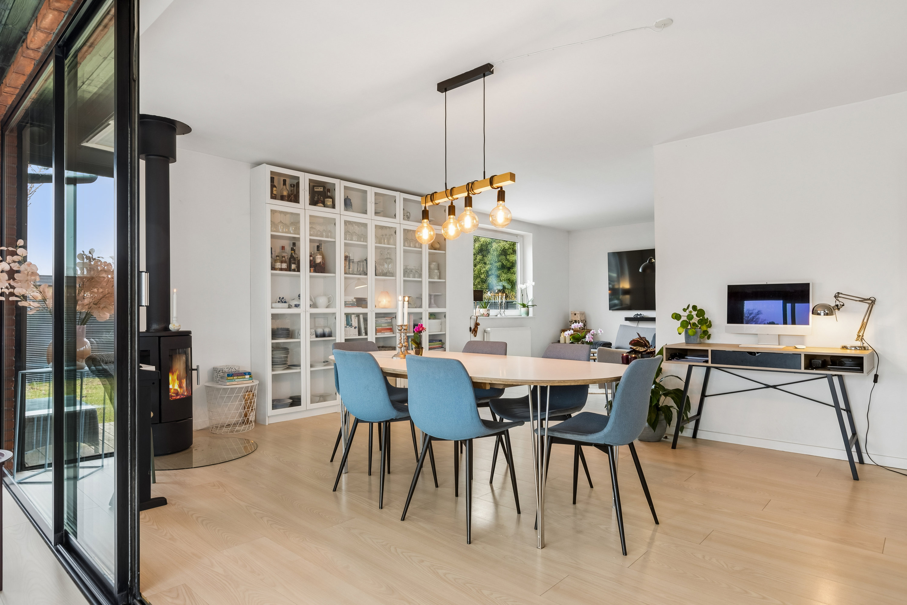 Fremhævet stue billede i fuldskærmstilstand. Billede af Barritvej 15, 2770 Kastrup