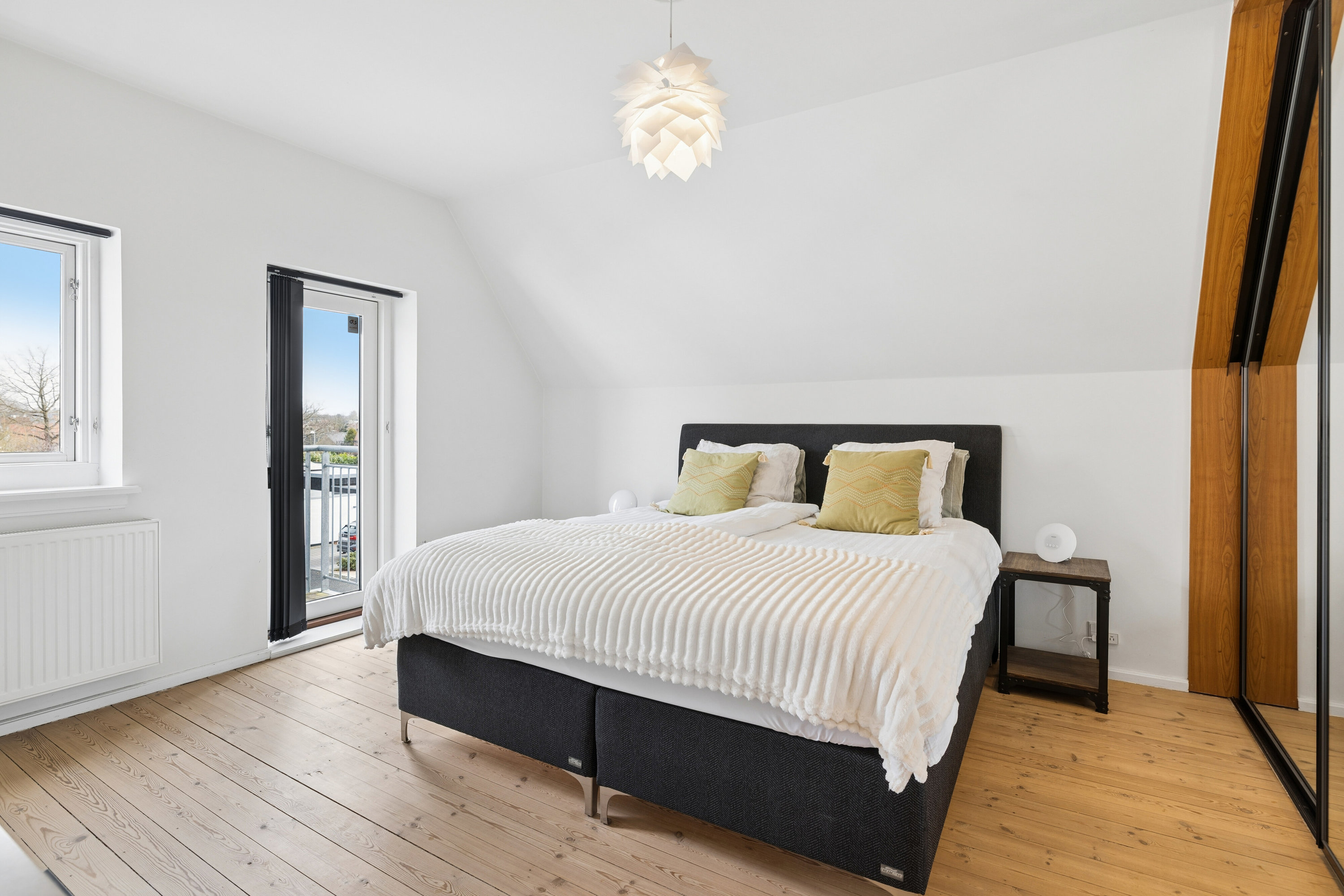 Fremhævet soveværelse billede i fuldskærmstilstand. Billede af Engvej 3, 5230 Odense M