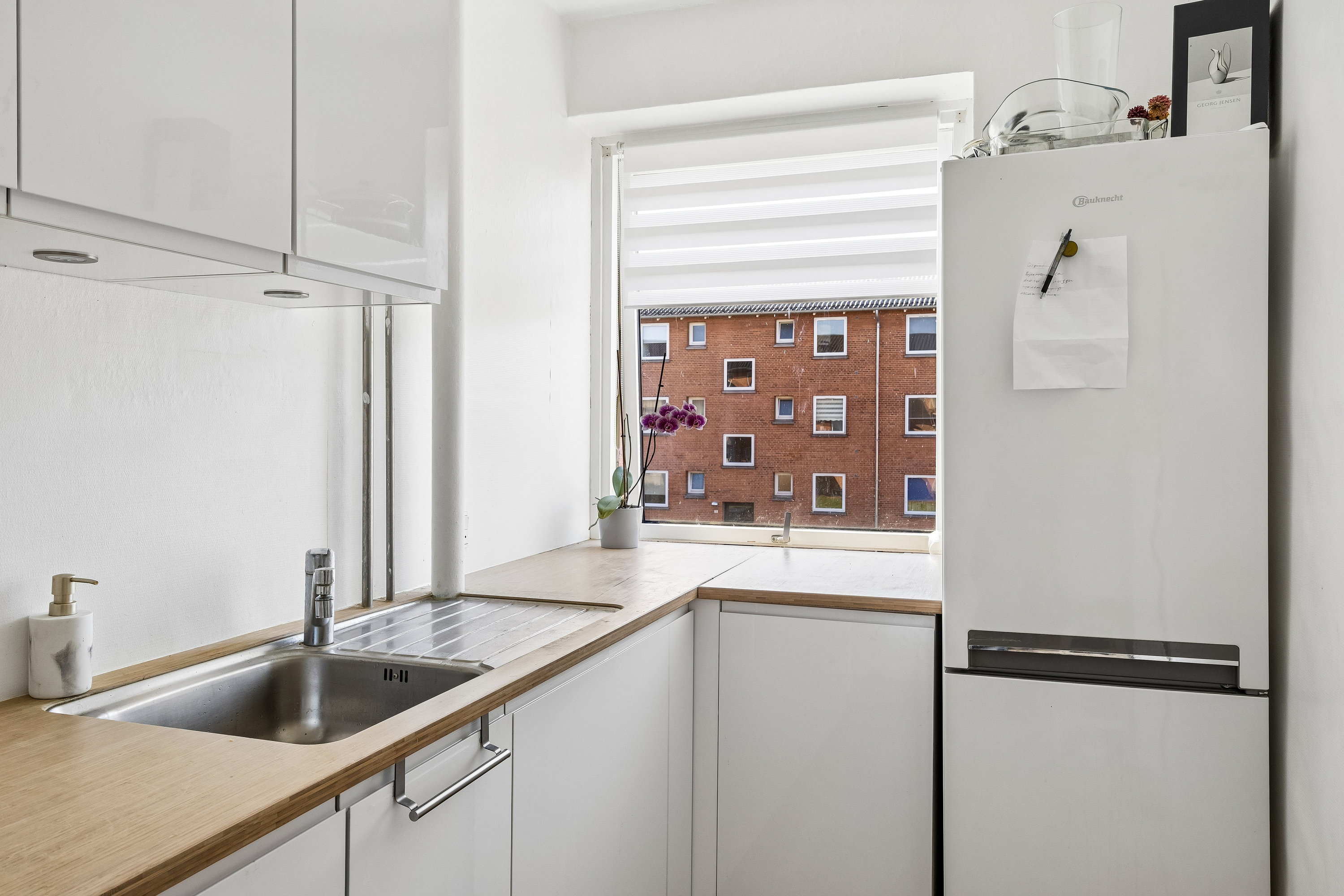 Fremhævet køkken billede i fuldskærmstilstand. Billede af Taastrup Have 7, 1. mf., 2630 Taastrup