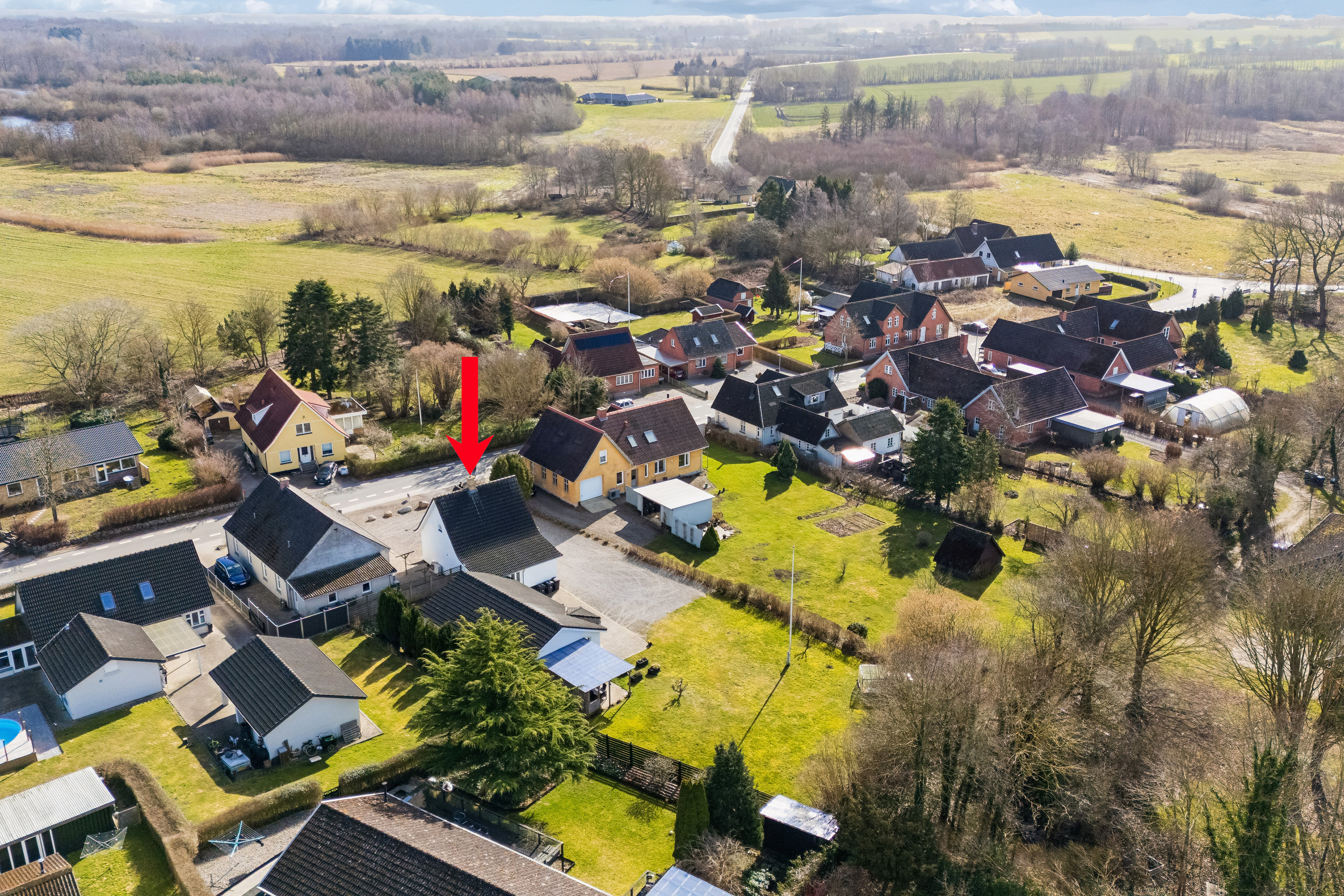 Fremhævet luftfoto billede i fuldskærmstilstand. Billede af Krogsbølle Bygade 24, Krogsbølle, 5450 Otterup