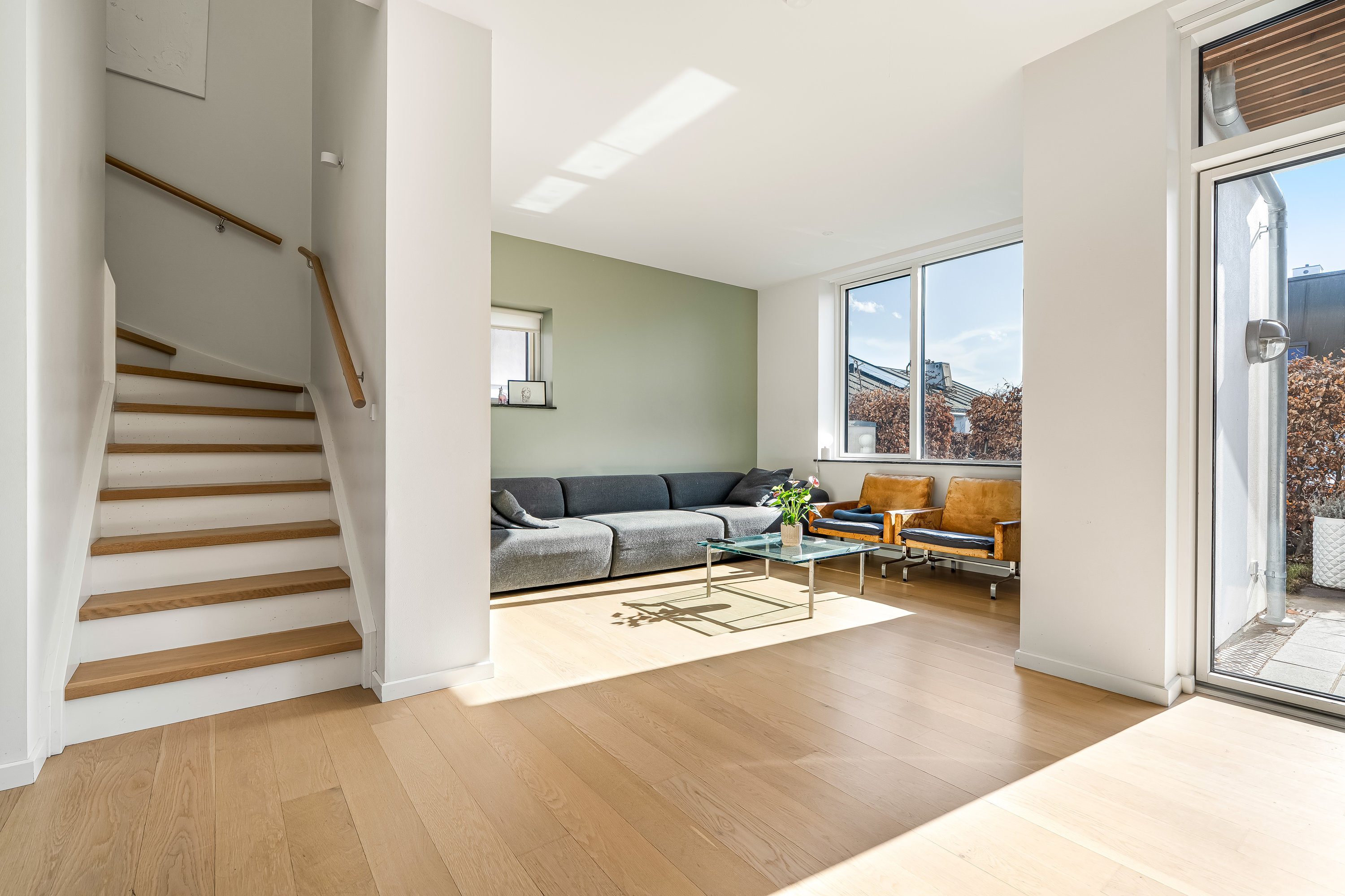 Fremhævet stue billede i fuldskærmstilstand. Billede af Klokkelyng 5, 2830 Virum