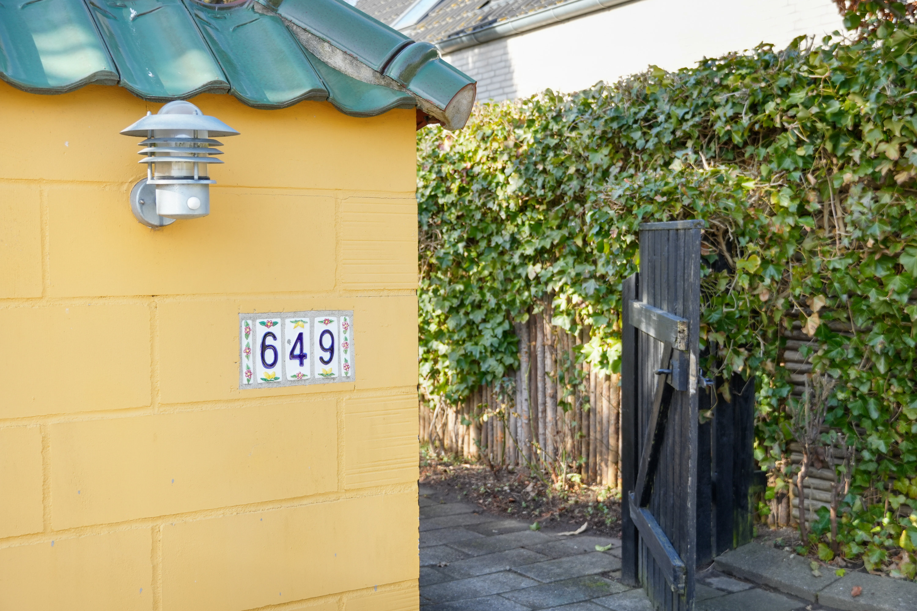 Fremhævet facade billede i fuldskærmstilstand. Billede af Strandvejen 649, Taarbæk, 2930 Klampenborg