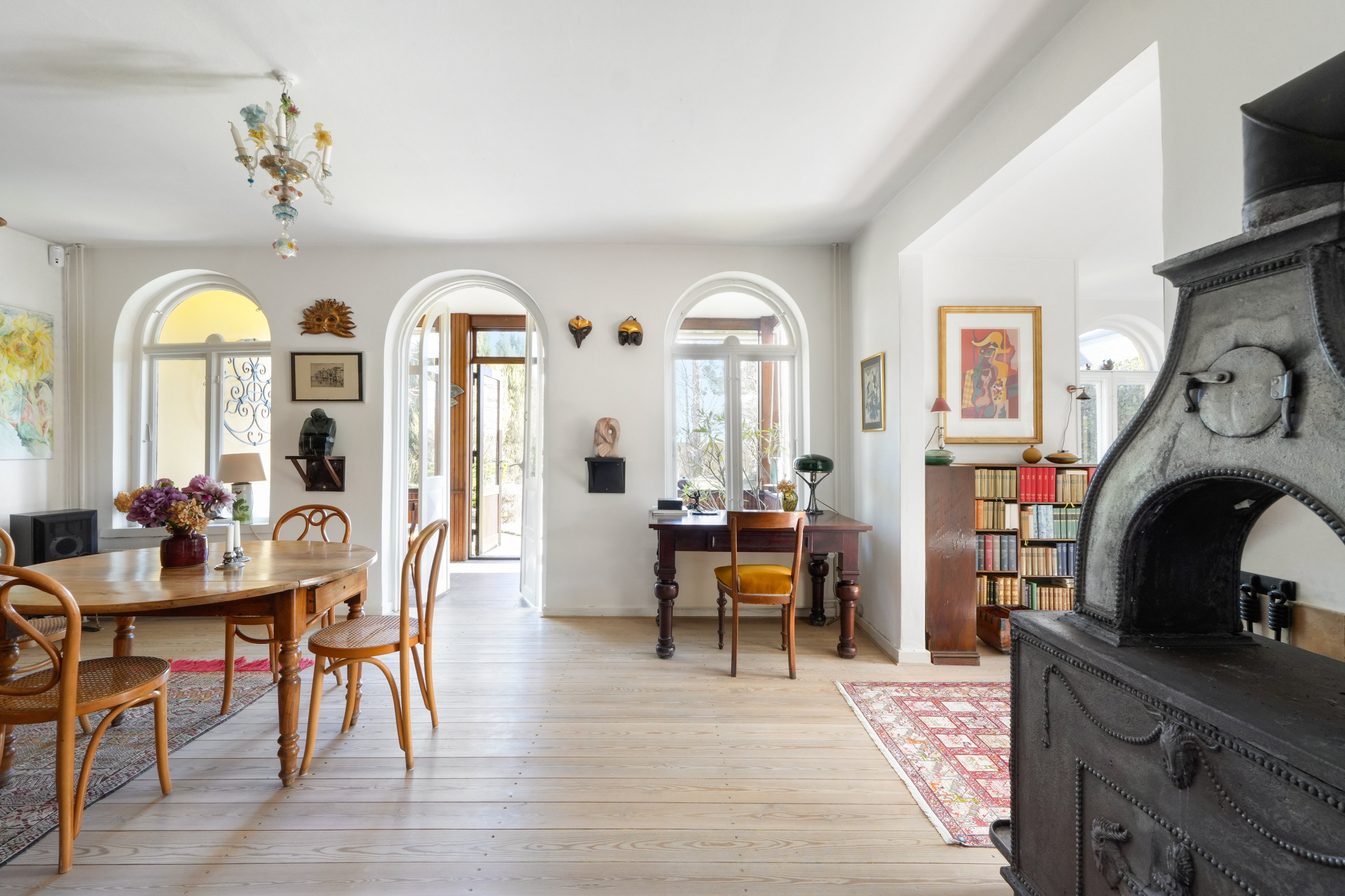 Fremhævet stue billede i fuldskærmstilstand. Billede af Strandvejen 649, Taarbæk, 2930 Klampenborg