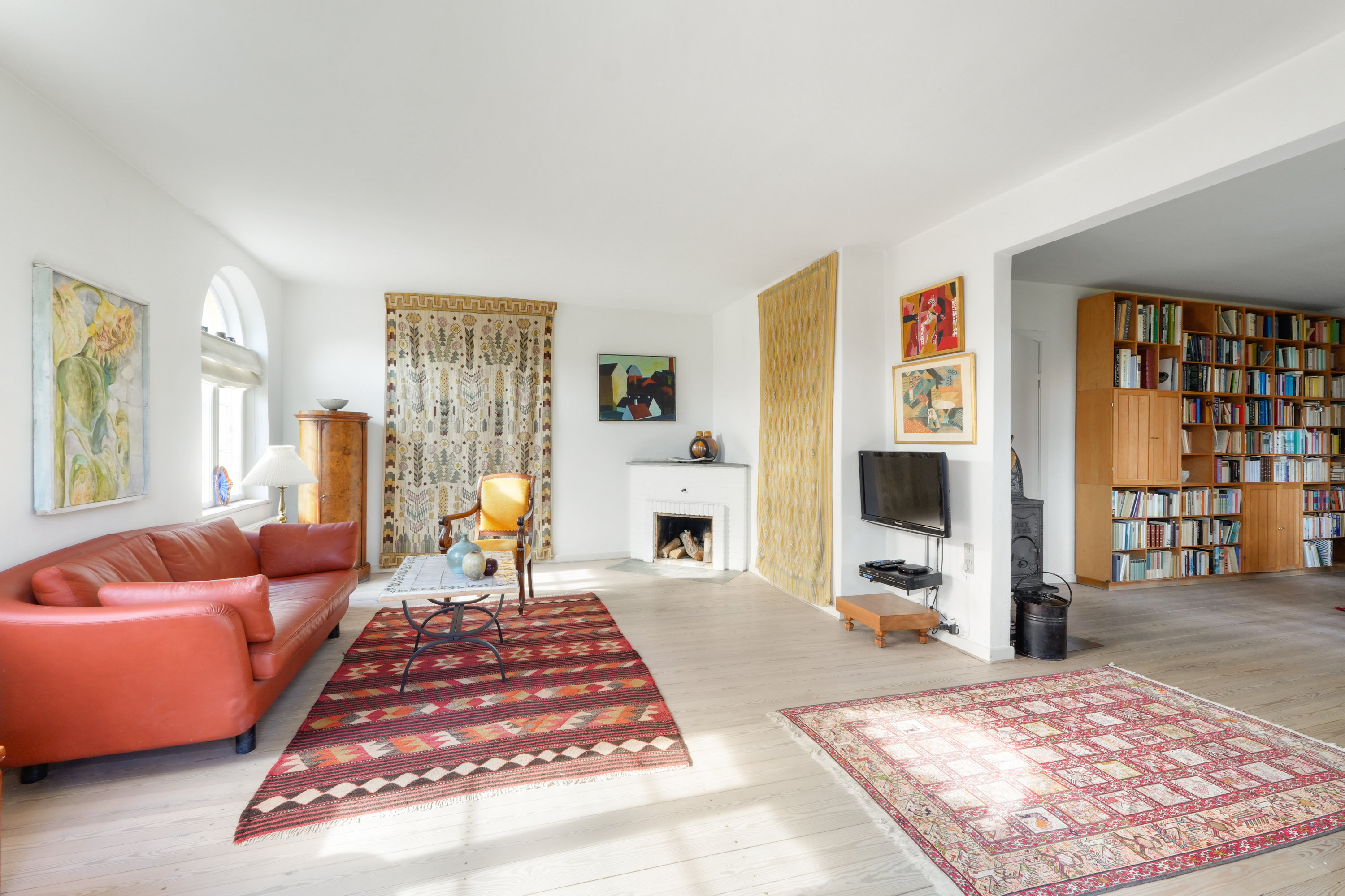 Fremhævet stue billede i fuldskærmstilstand. Billede af Strandvejen 649, Taarbæk, 2930 Klampenborg