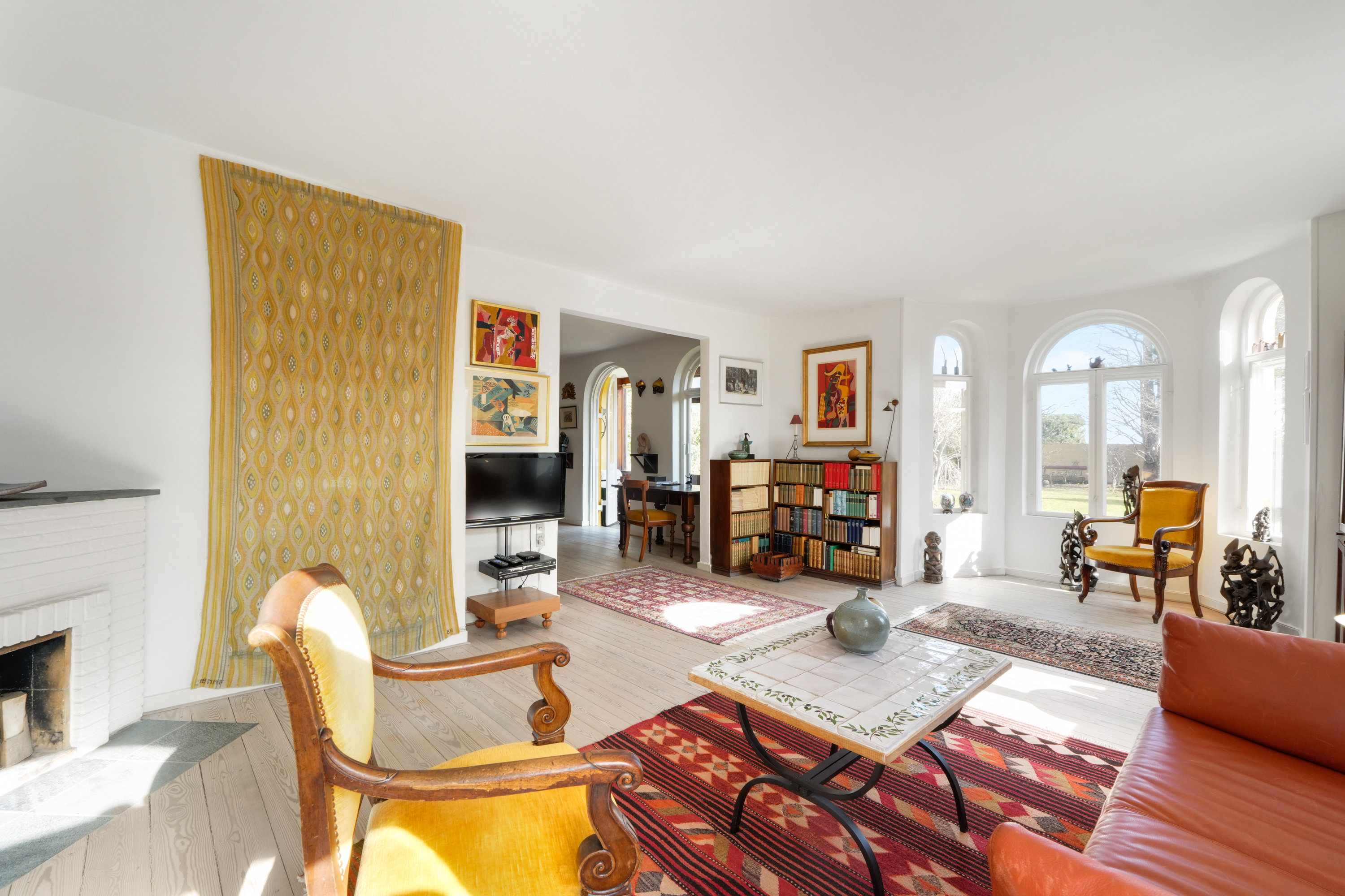 Fremhævet stue billede i fuldskærmstilstand. Billede af Strandvejen 649, Taarbæk, 2930 Klampenborg