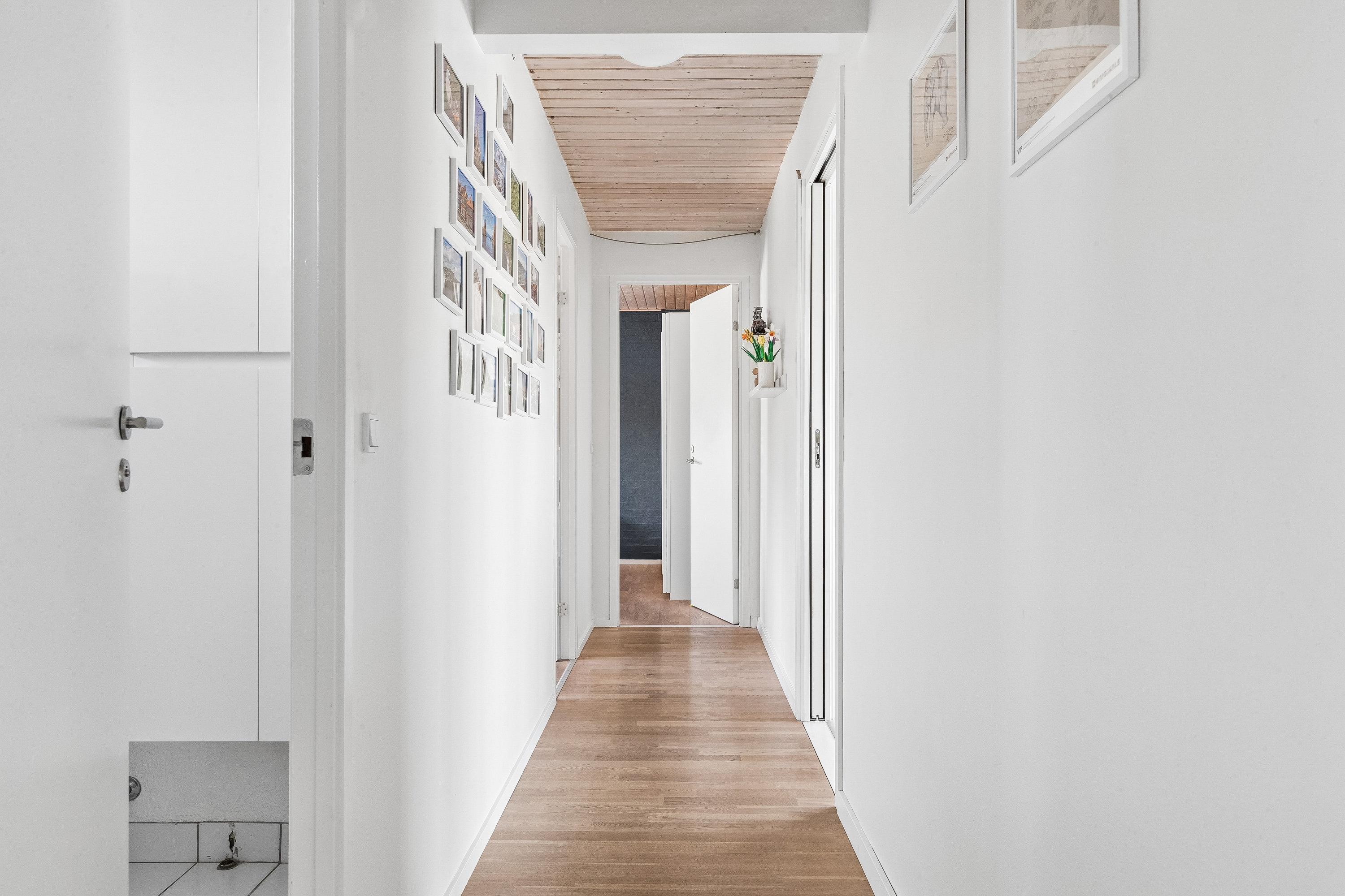 Fremhævet gang billede i fuldskærmstilstand. Billede af Jernalderen 4, Fløng, 2640 Hedehusene