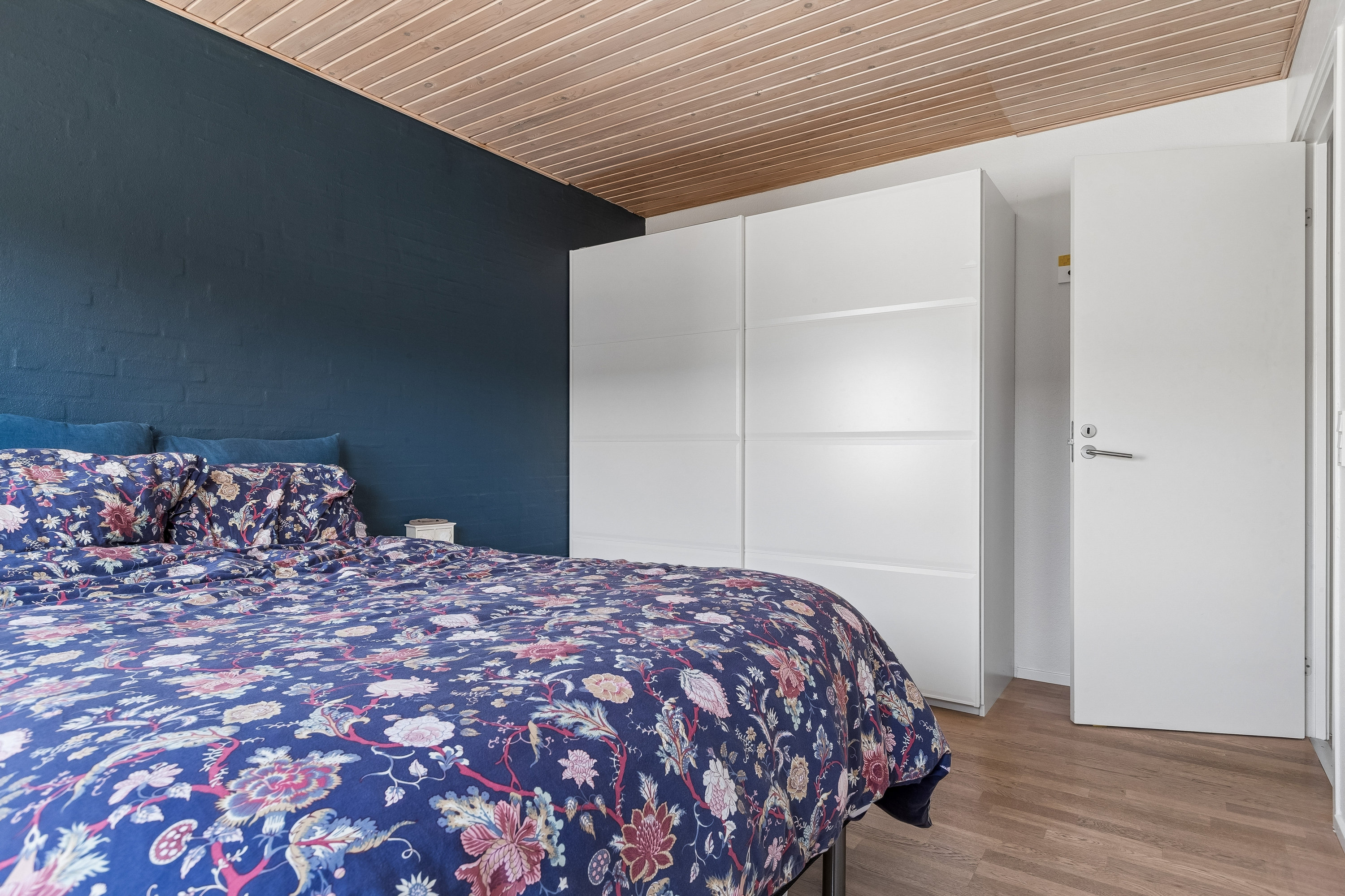 Fremhævet værelse billede i fuldskærmstilstand. Billede af Jernalderen 4, Fløng, 2640 Hedehusene