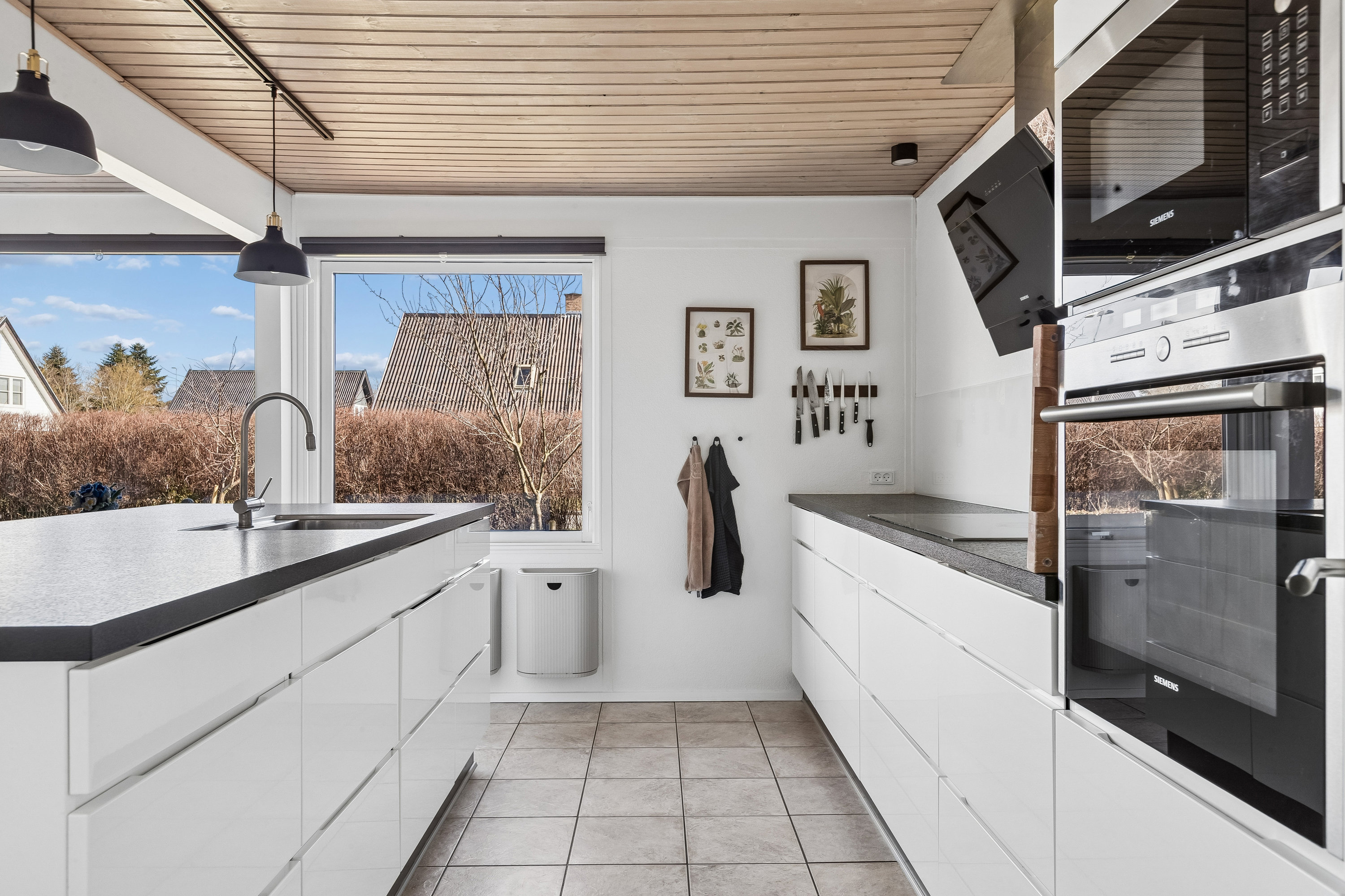 Fremhævet køkken billede i fuldskærmstilstand. Billede af Jernalderen 4, Fløng, 2640 Hedehusene