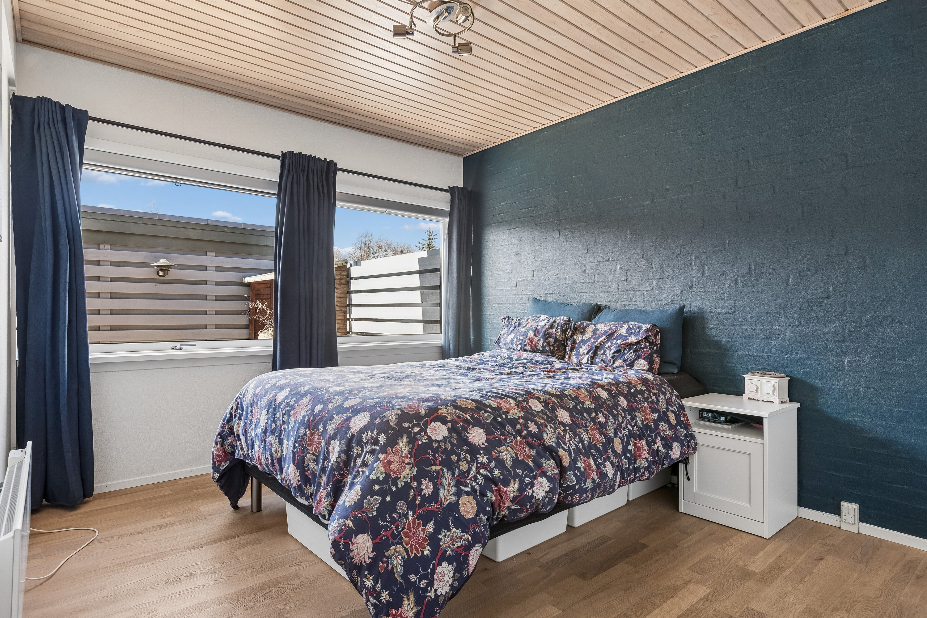 Fremhævet værelse billede i fuldskærmstilstand. Billede af Jernalderen 4, Fløng, 2640 Hedehusene