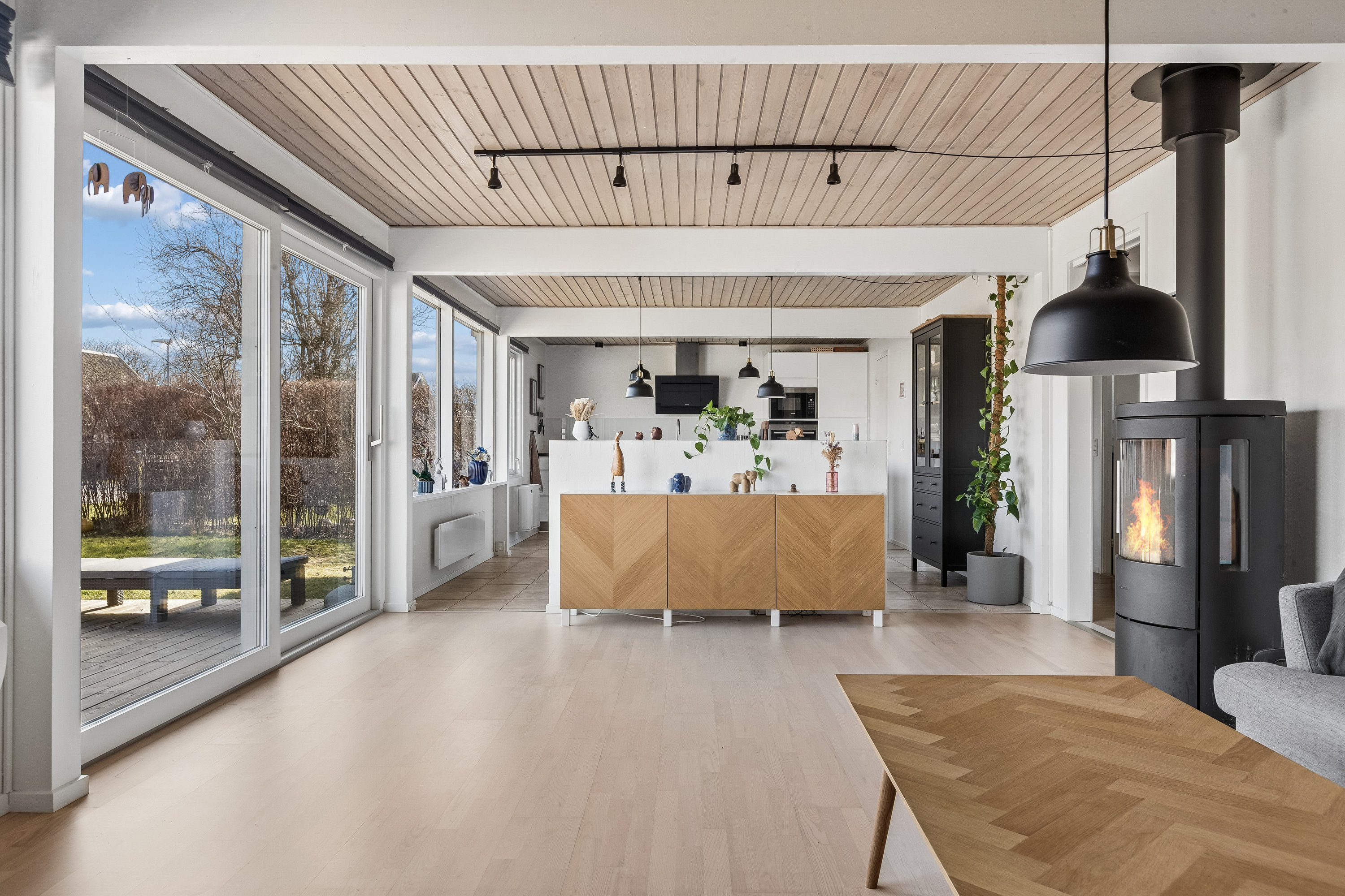 Fremhævet stue billede i fuldskærmstilstand. Billede af Jernalderen 4, Fløng, 2640 Hedehusene