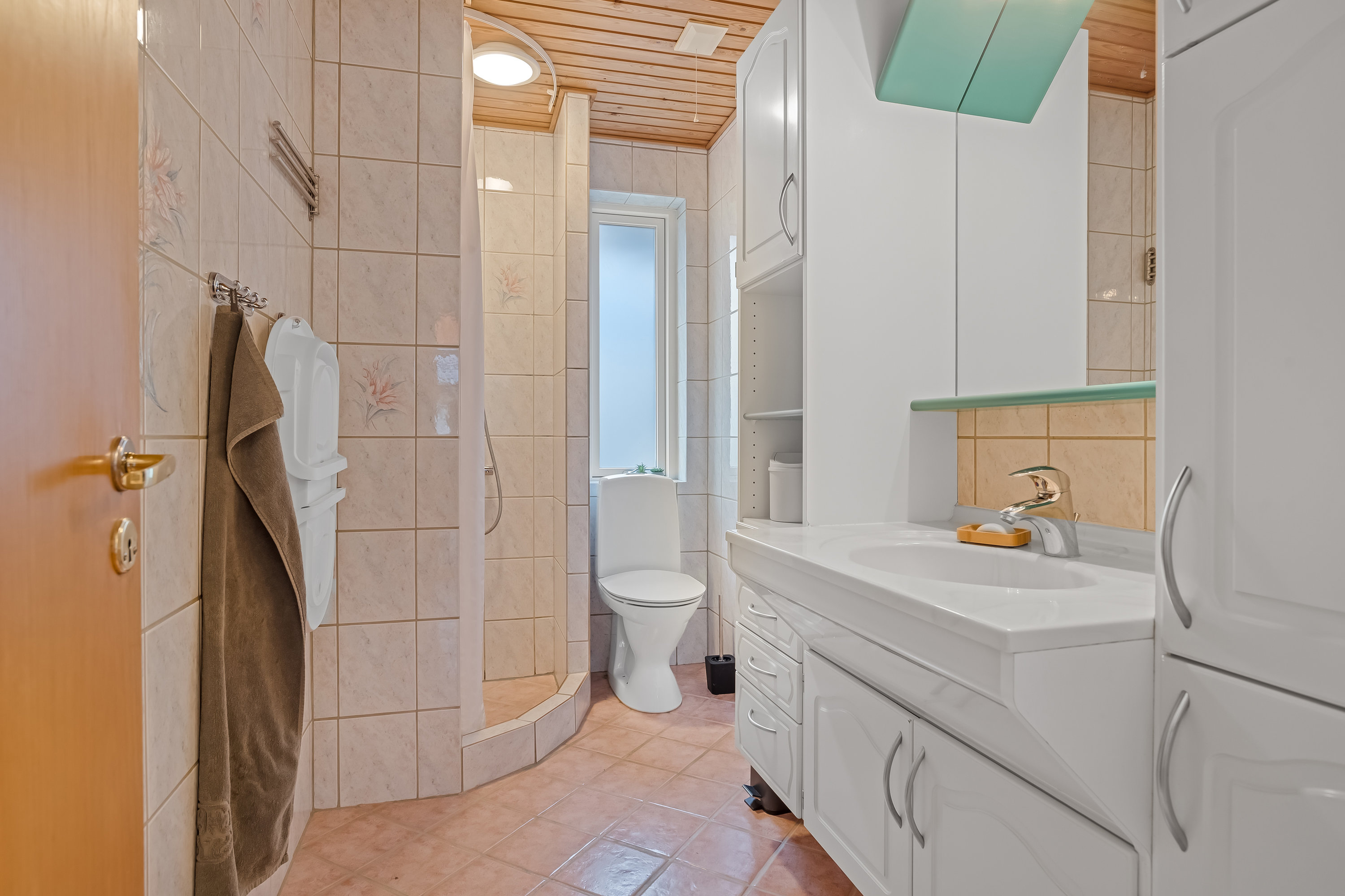 Fremhævet badeværelse billede i fuldskærmstilstand. Billede af Lemvigvej 45, 7500 Holstebro