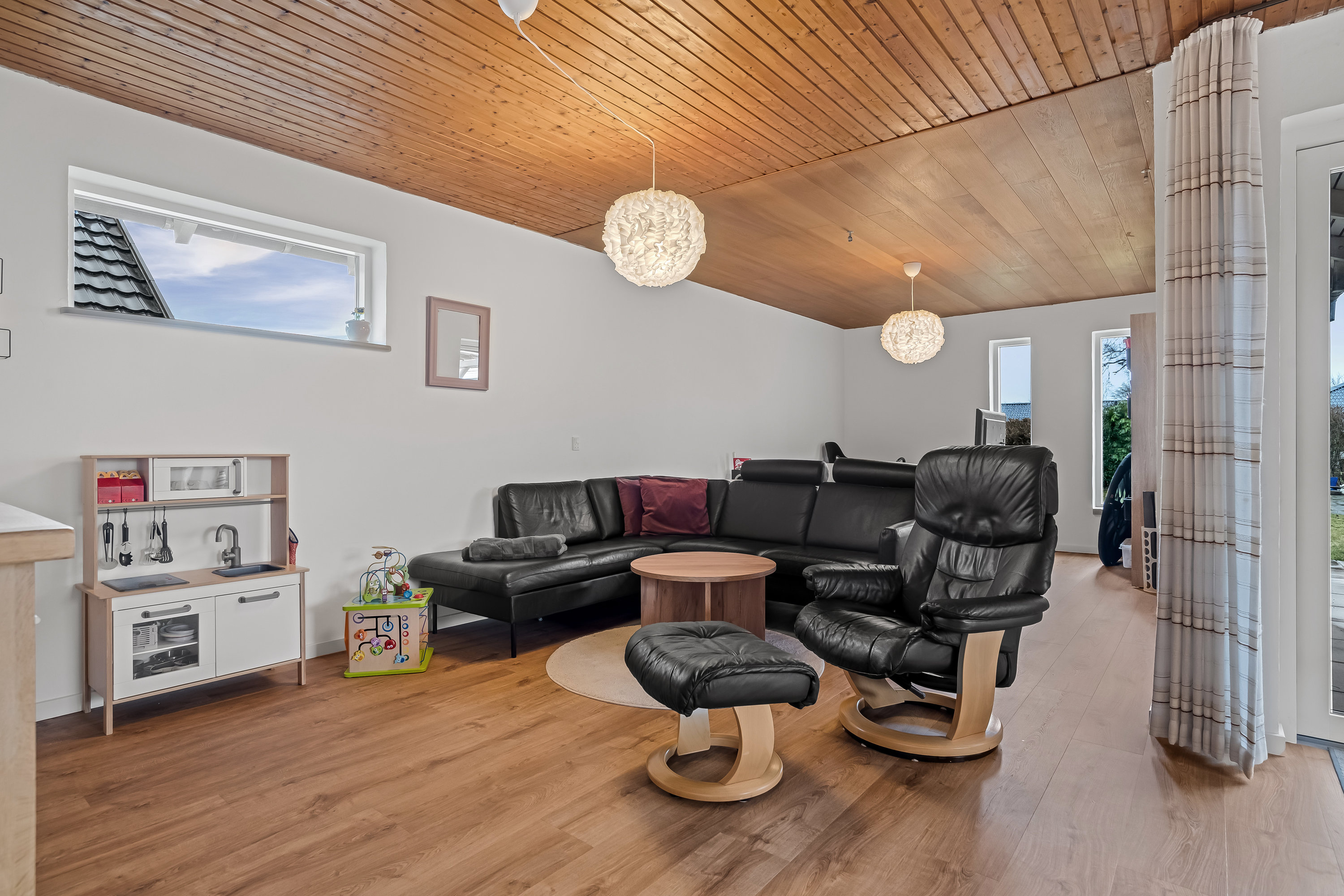 Fremhævet stue billede i fuldskærmstilstand. Billede af Lemvigvej 45, 7500 Holstebro