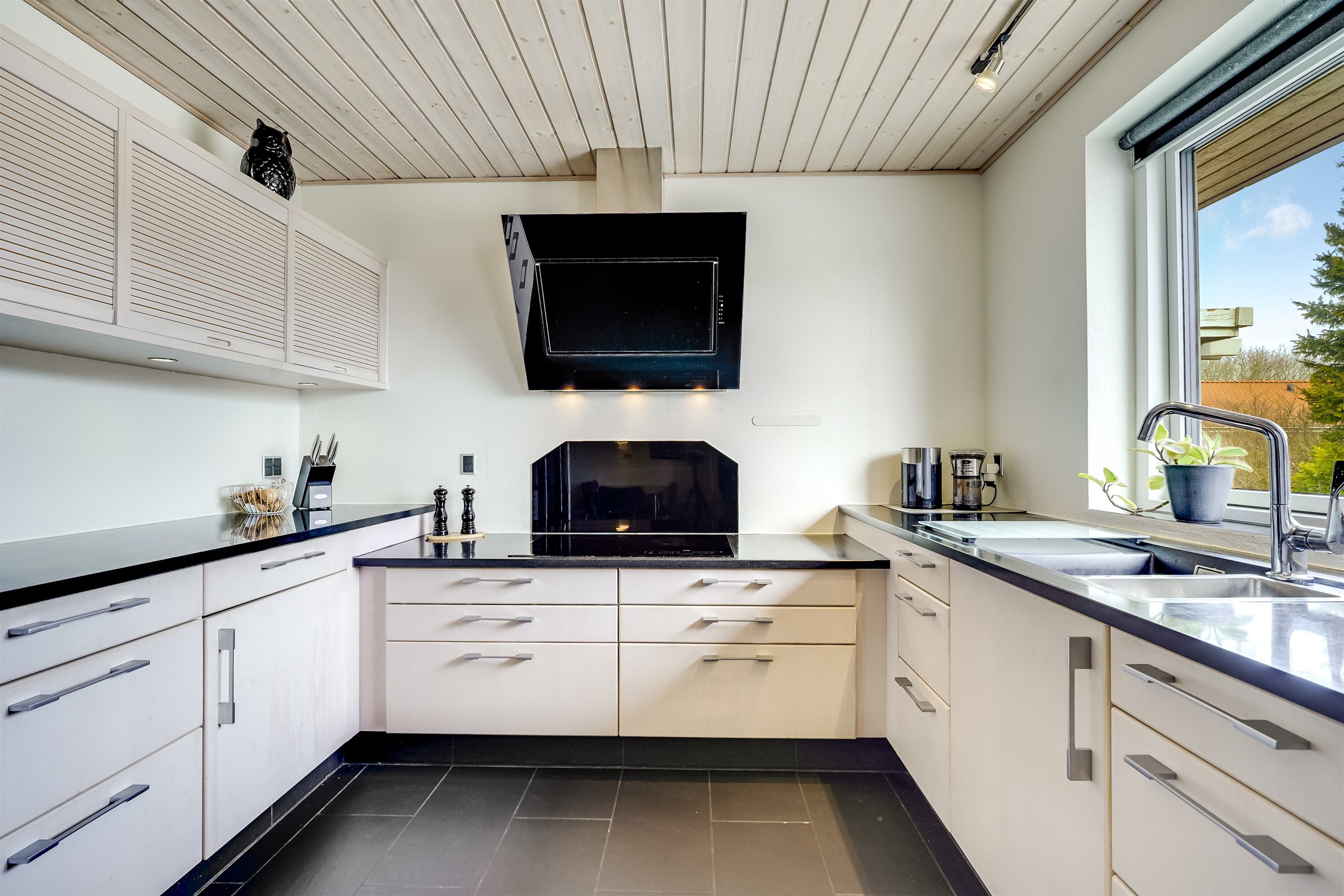 Miniaturebillede 2: køkken. Billede af Mølleparken 366, 7190 Billund