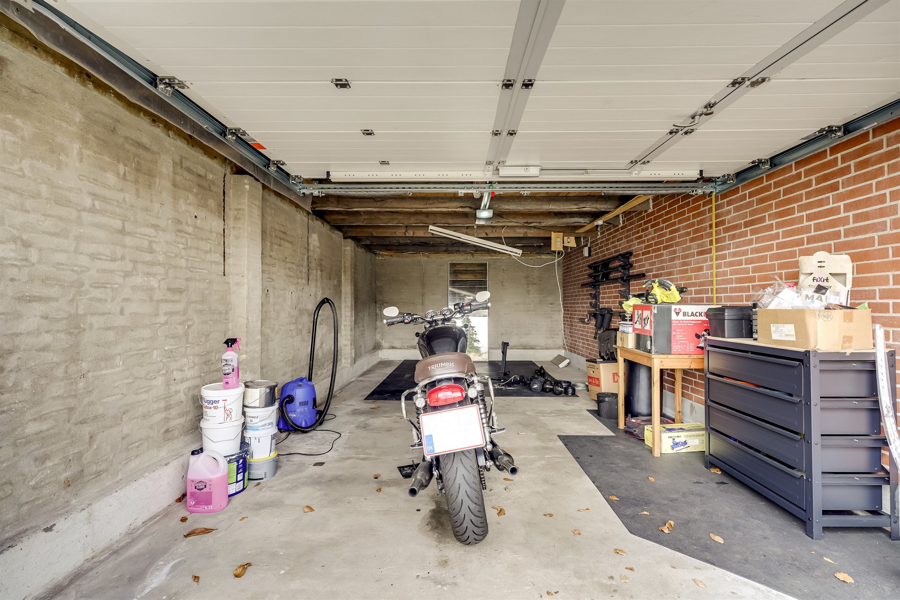 Fremhævet garage billede i fuldskærmstilstand. Billede af Mølleparken 366, 7190 Billund