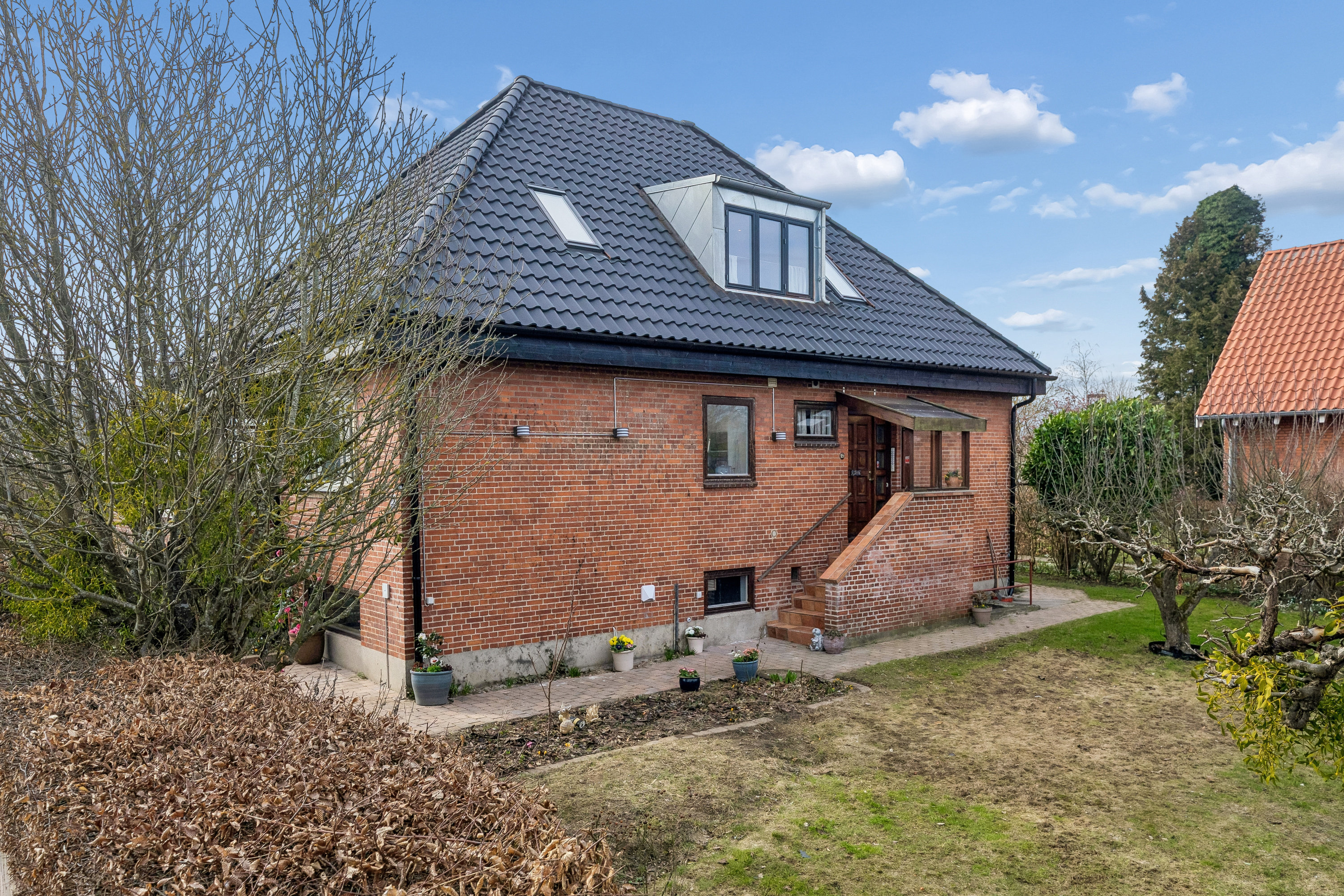 Fremhævet andet billede i fuldskærmstilstand. Billede af Bakkevænget 21, 2820 Gentofte