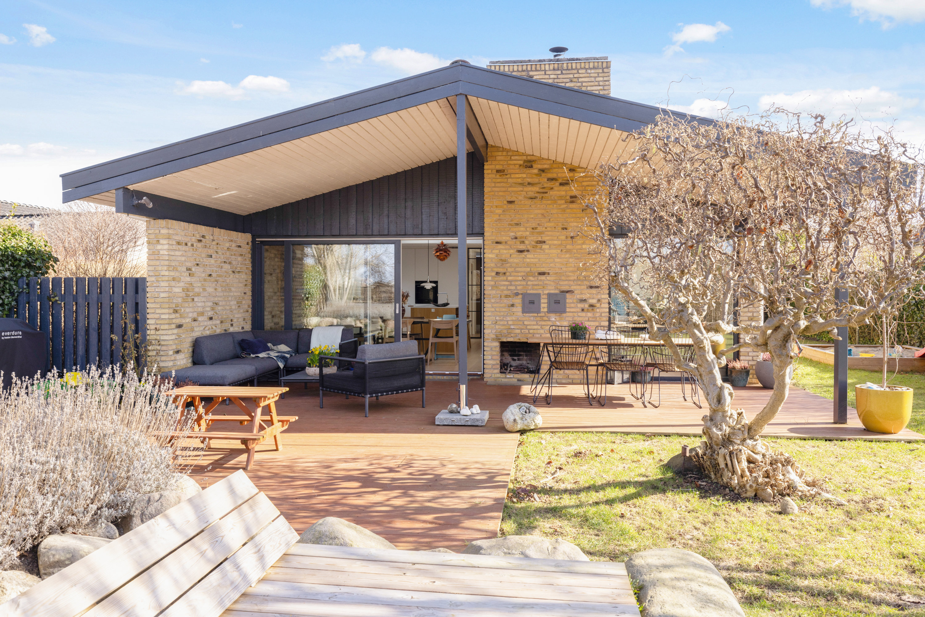 Fremhævet overdækket terrasse billede i fuldskærmstilstand. Billede af Sjælsøvej 49, 3460 Birkerød