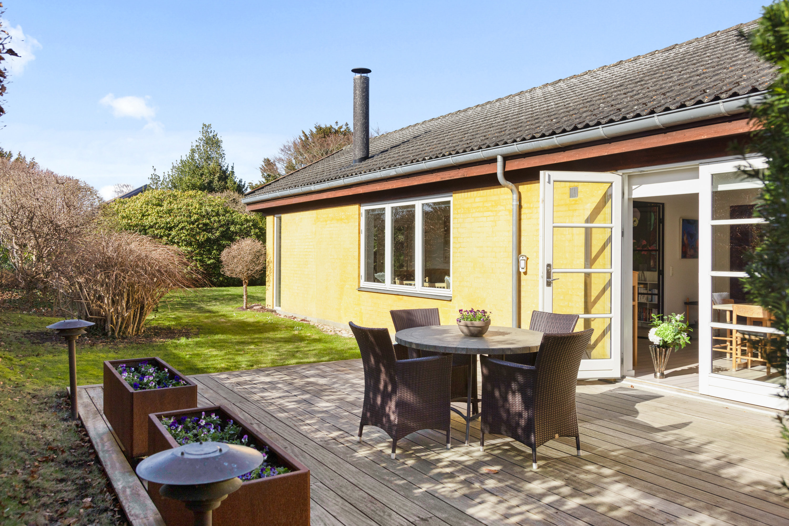 Fremhævet terrasse billede i fuldskærmstilstand. Billede af Sjælsøvej 57, 3460 Birkerød